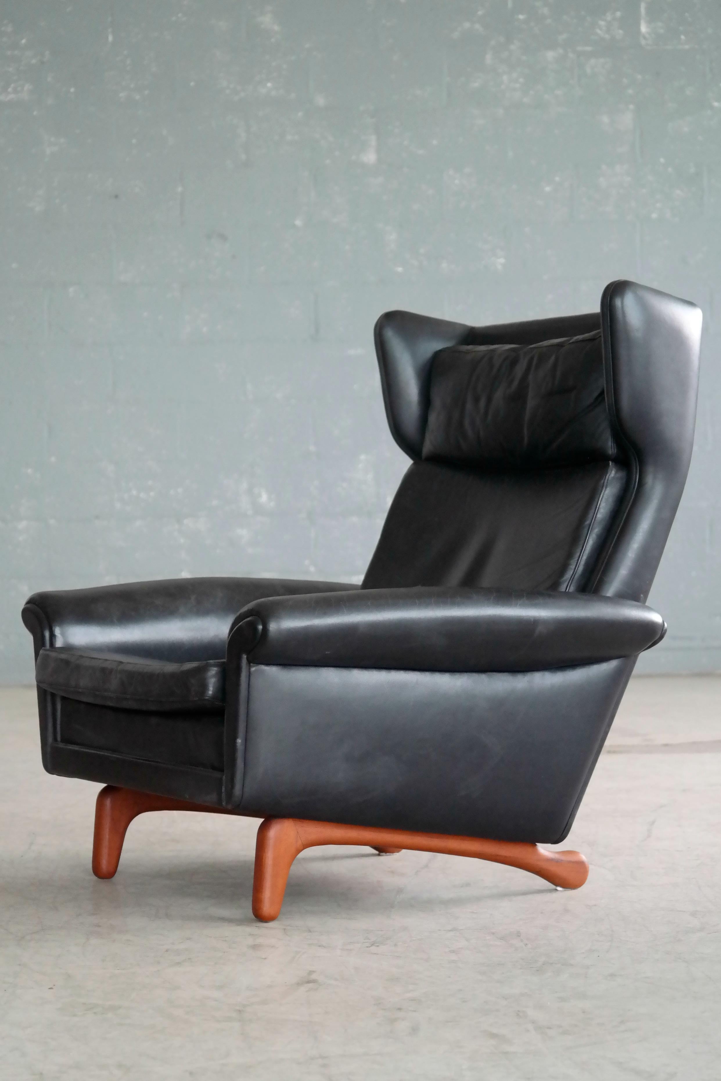 Aage Christensen Model Diplomat High Back Lounge Chair in Black Leather 2