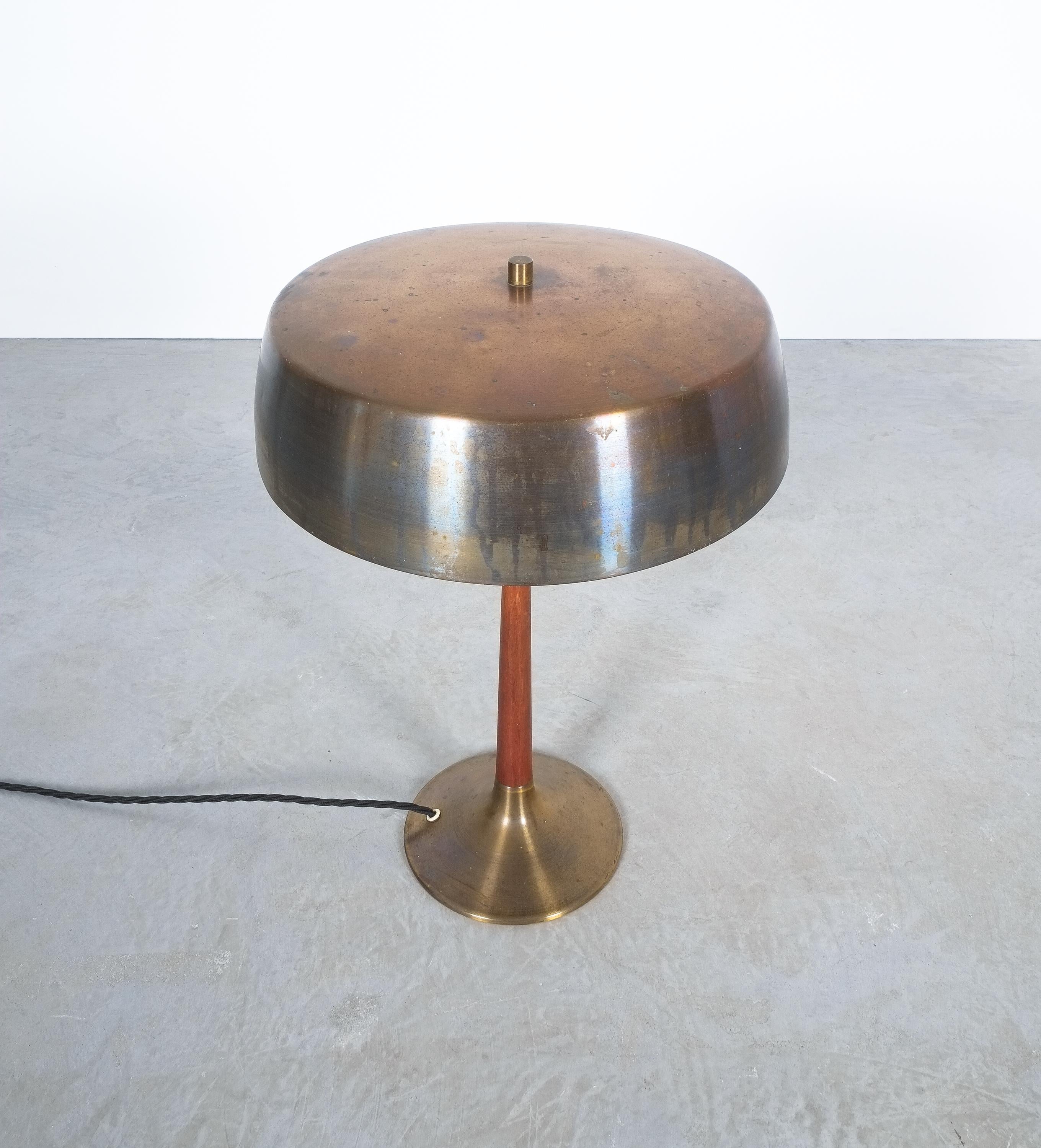 Skandinavische Teakholz-Messing-Tisch- oder Schreibtischlampe von Aage Holm Srensen, 1950er Jahre im Angebot 3