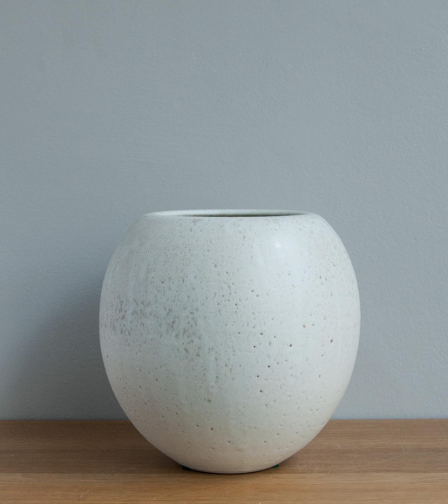 Scandinavian Modern Aage & Kasper Würtz One off Bulbous Vase off White Glaze