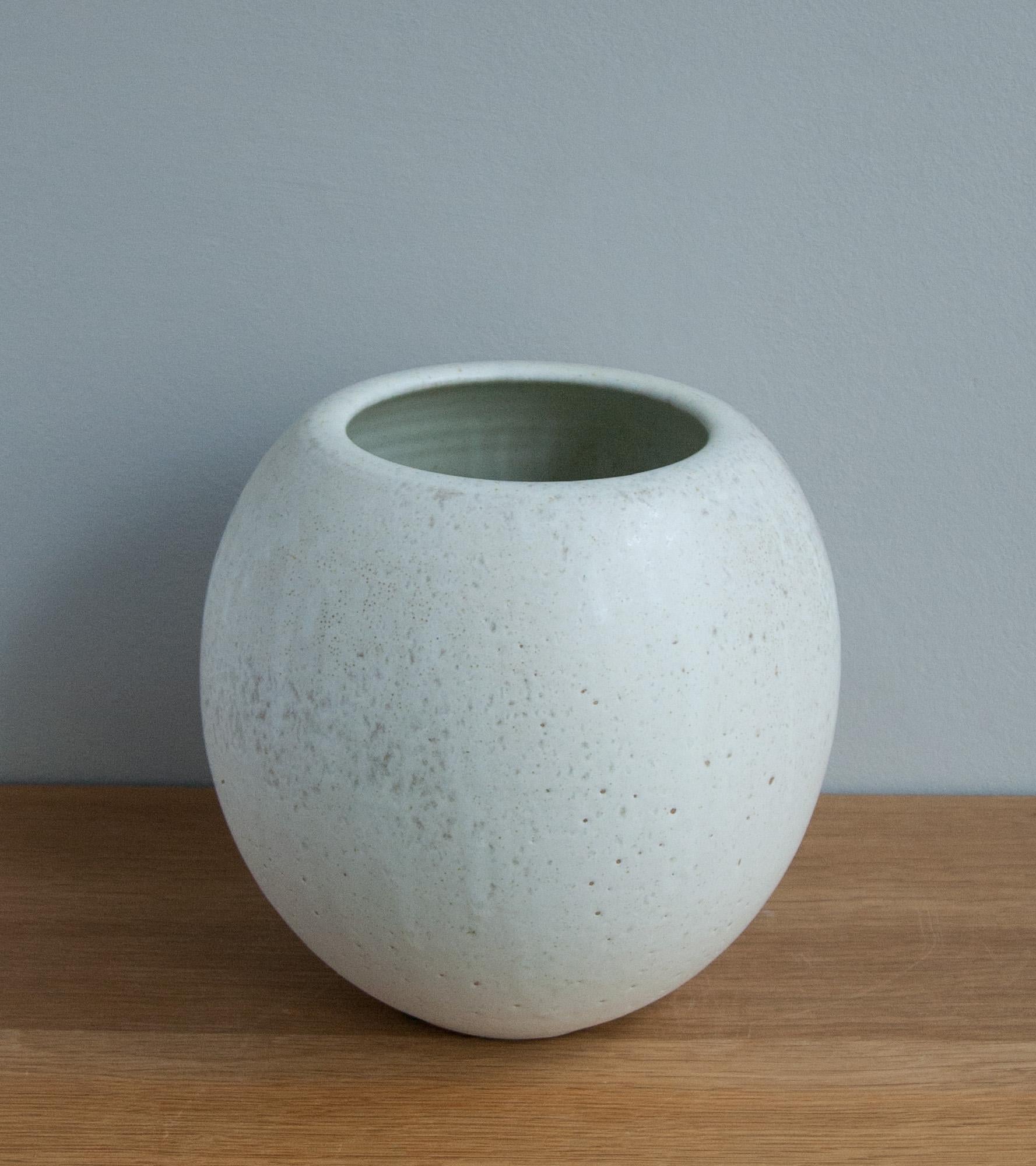 Hand-Crafted Aage & Kasper Würtz One off Bulbous Vase off White Glaze