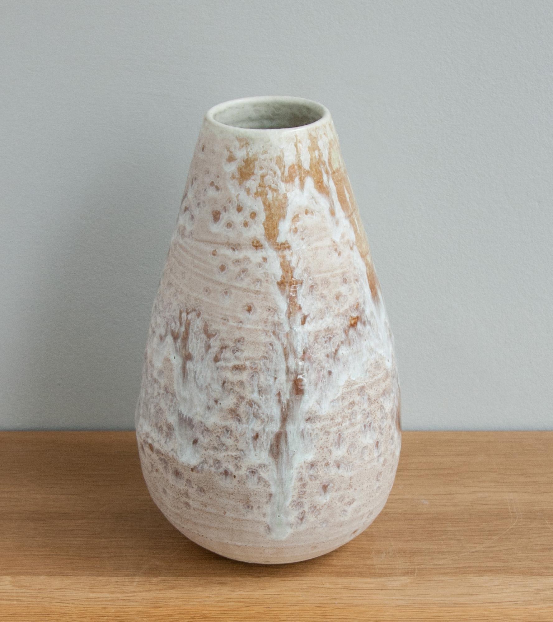 Aage & Kasper Würtz One-Off Conical Vase White & Peach Pink Glaze 2