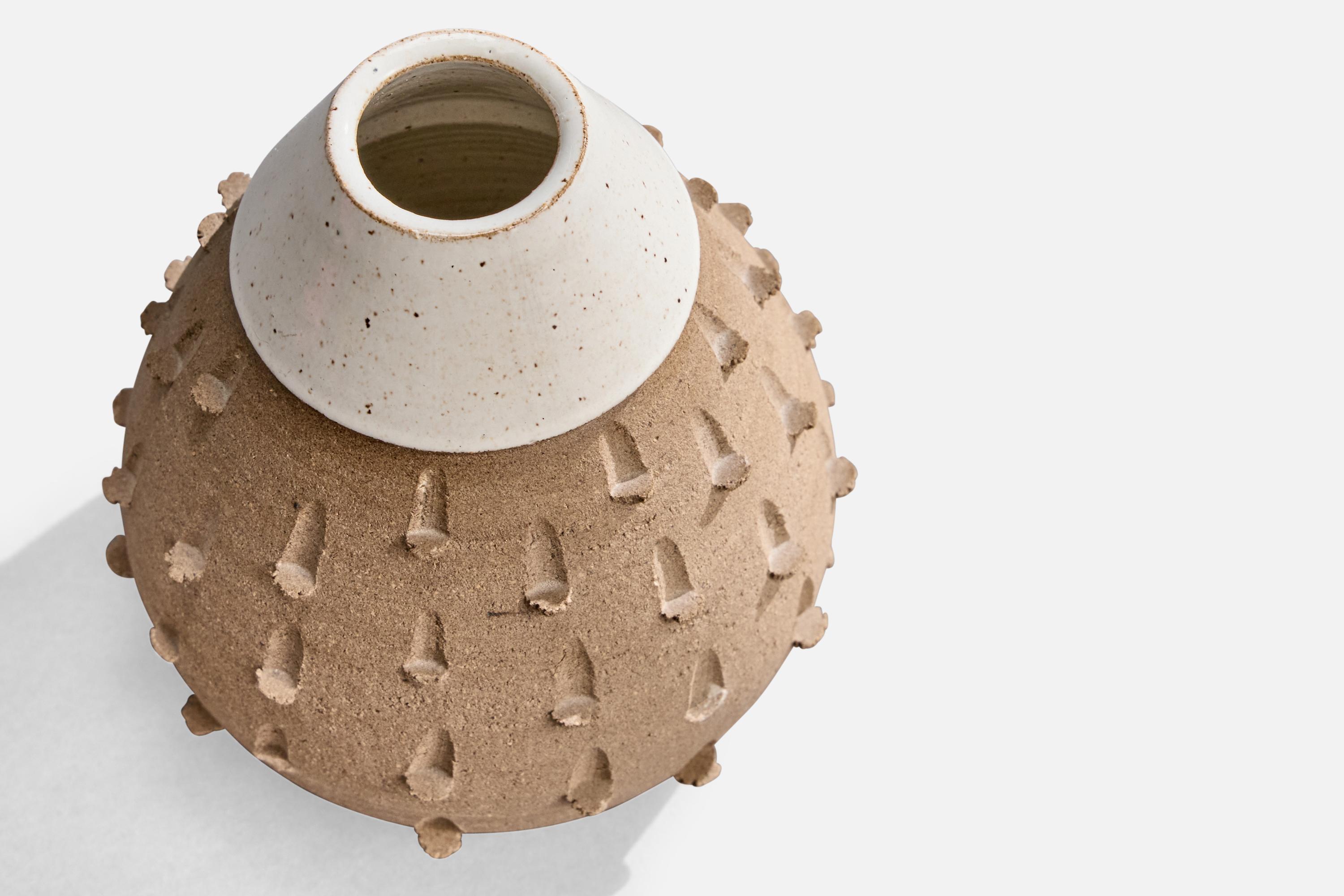 Vase Aage Rasmus Selsbo, céramique, Suède, années 1960 Bon état - En vente à High Point, NC