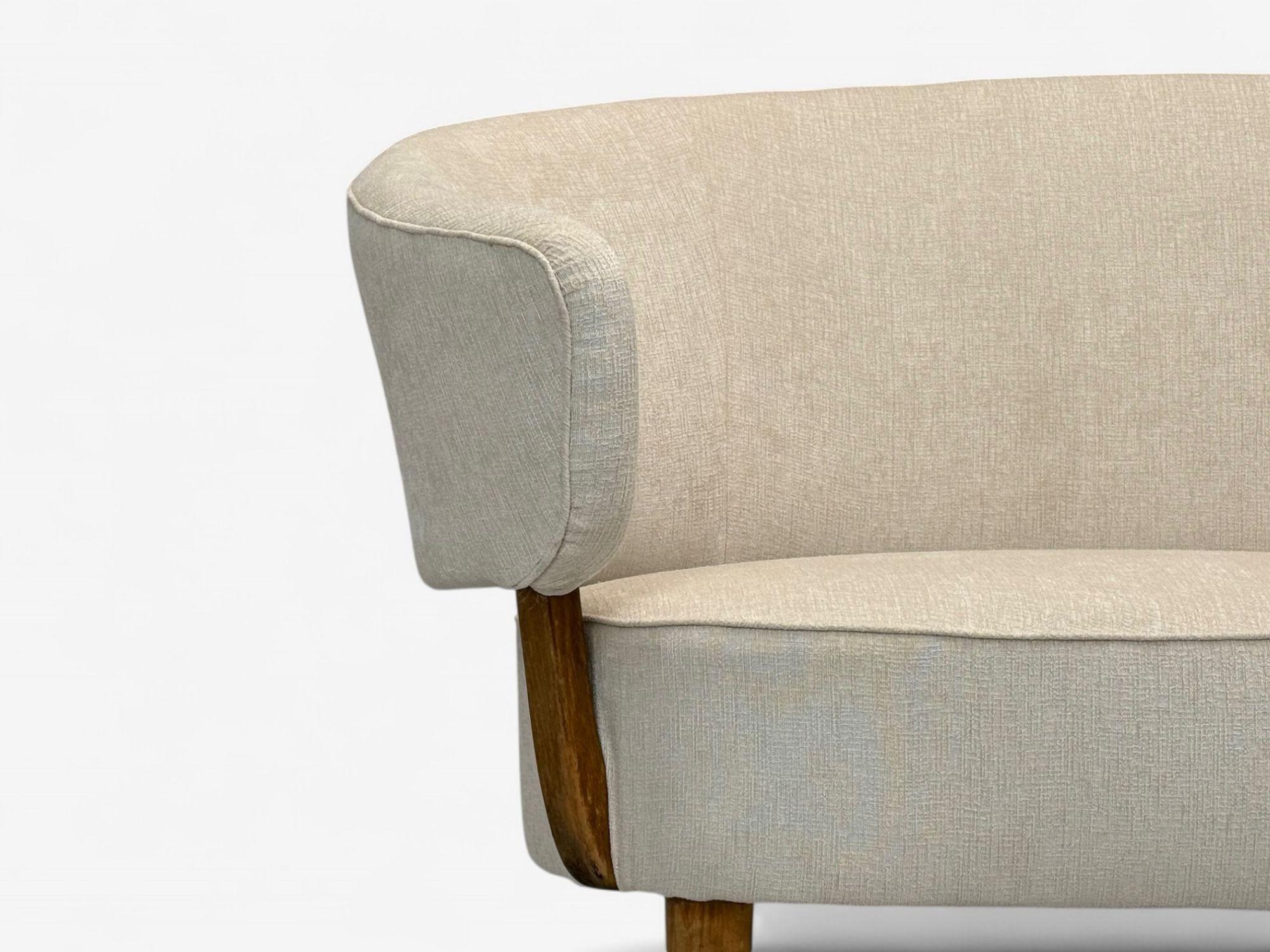 Aage Sattrup, Beeche, tissu, rare canapé flottant, Danemark, années 1950 Bon état - En vente à Manhasset, NY