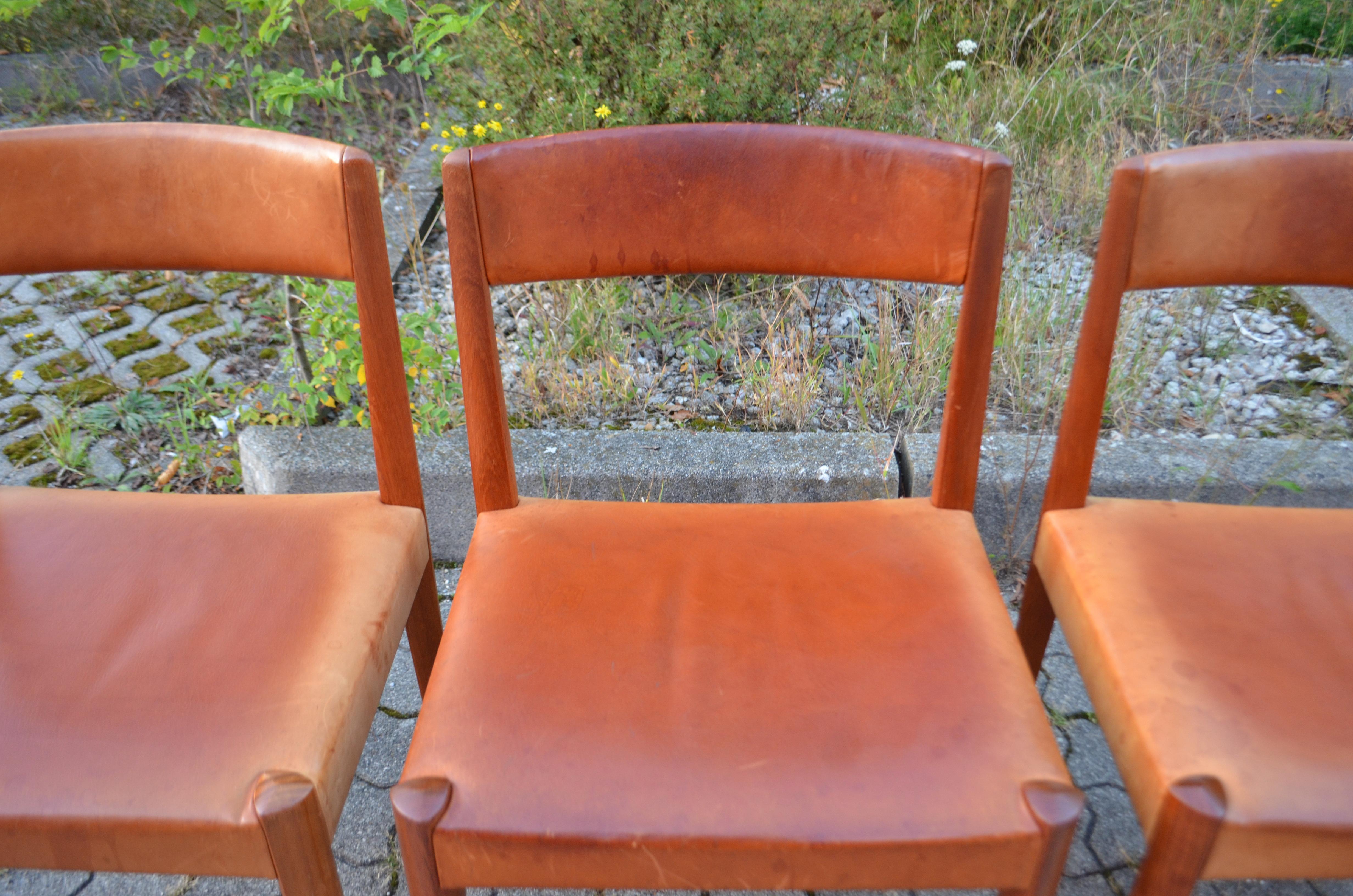 Aage Schmidt Christensen Fritz Hansen Danish Teak Cognac Dining Chair Set of 4 For Sale 10