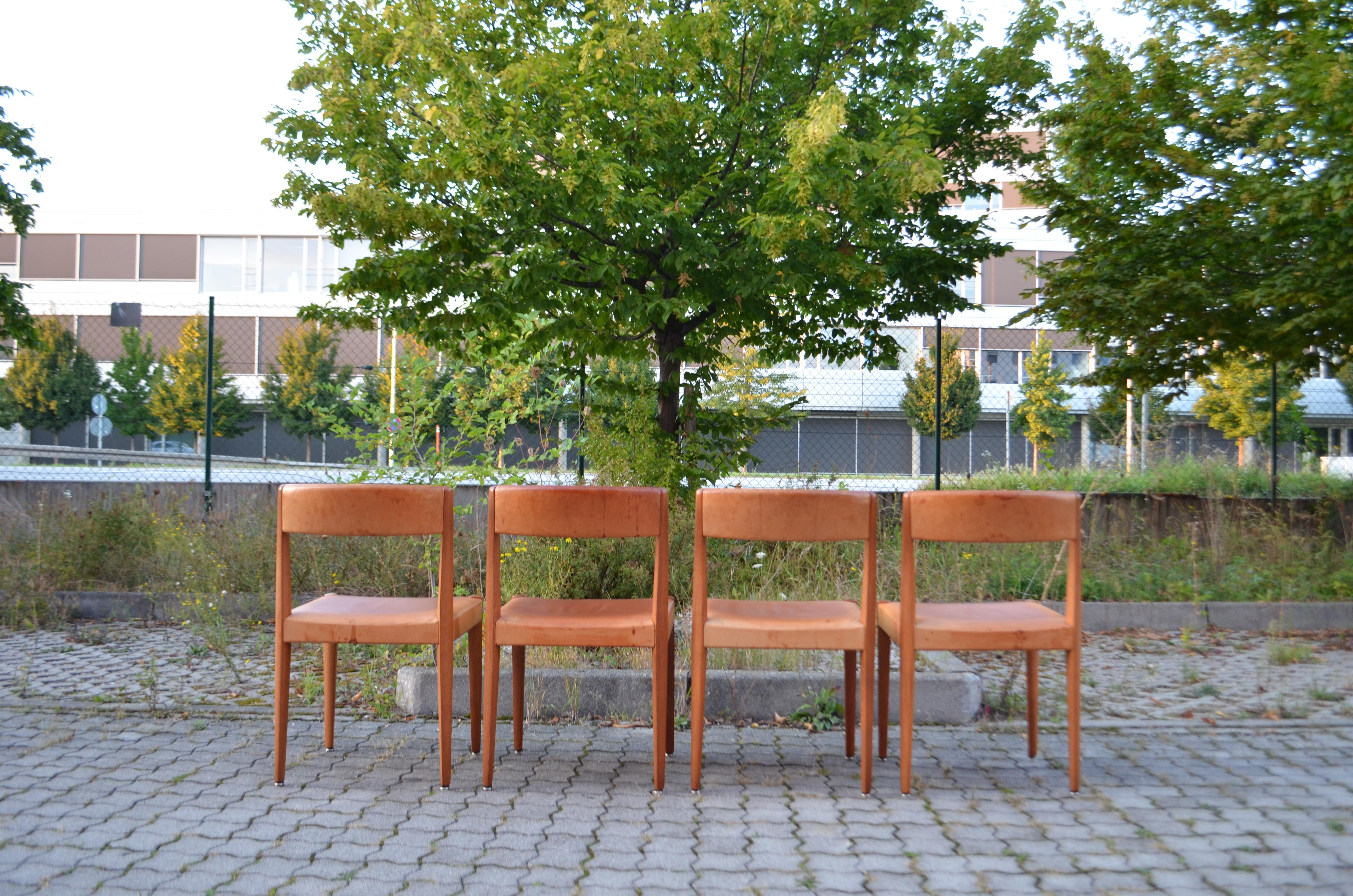 Set von 4 Esszimmerstühlen aus dänischem Teakholz in Cognac von Aage Schmidt Christensen Fitz Hansen (Dänisch) im Angebot