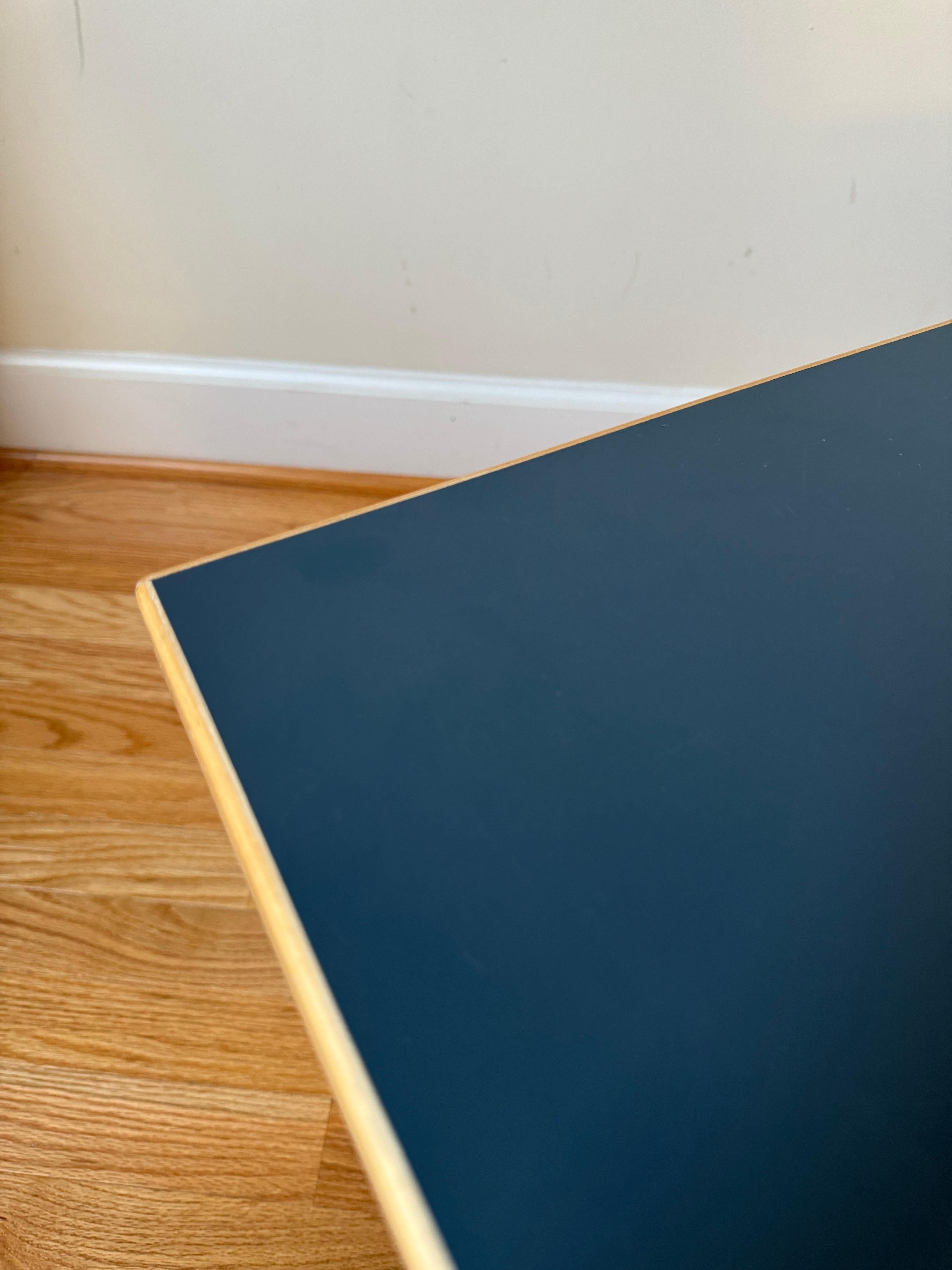 Panca Aalto / Porta TV di Alvar Aalto per Artek in vendita 2