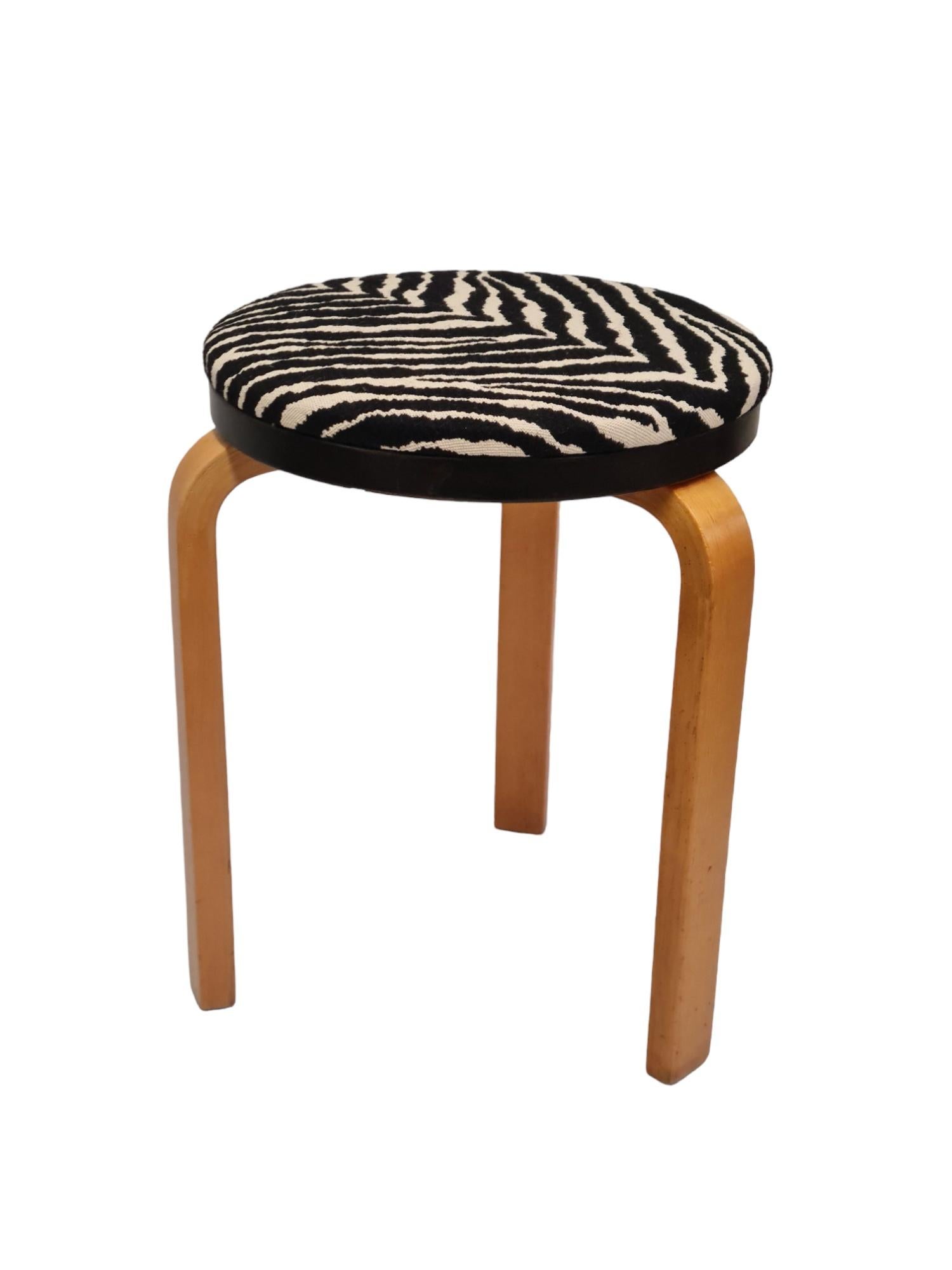 Zebra-Hocker „double-Decker“ von Aalto (Skandinavische Moderne) im Angebot