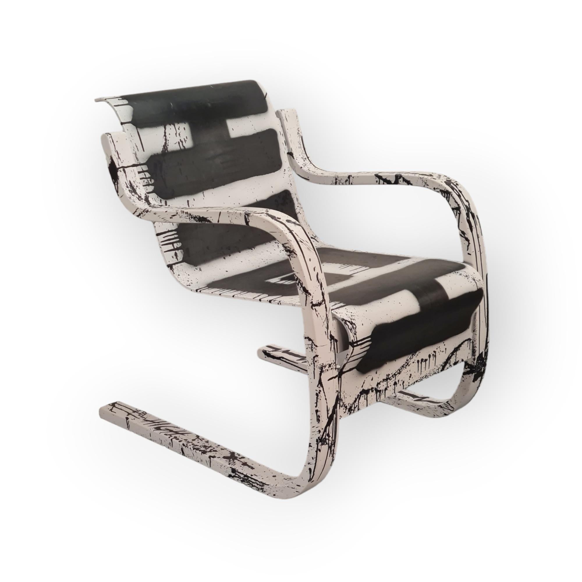Chaise à ressort Aalto goes high, modèle 42 de Shekki en vente 5