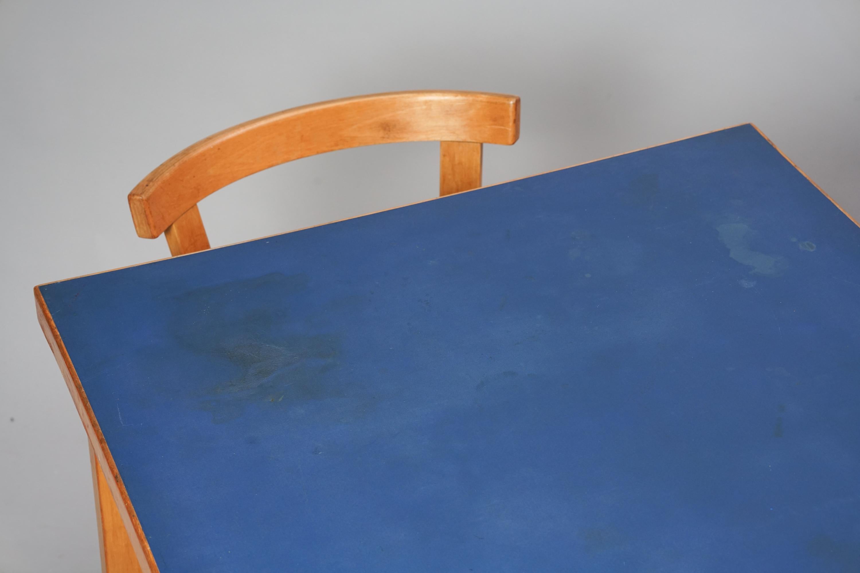 Scandinavian Modern Aalto Table and Four Model 68 Chairs, Oy Huonekalu- ja Rakennustyötehdas Ab For Sale