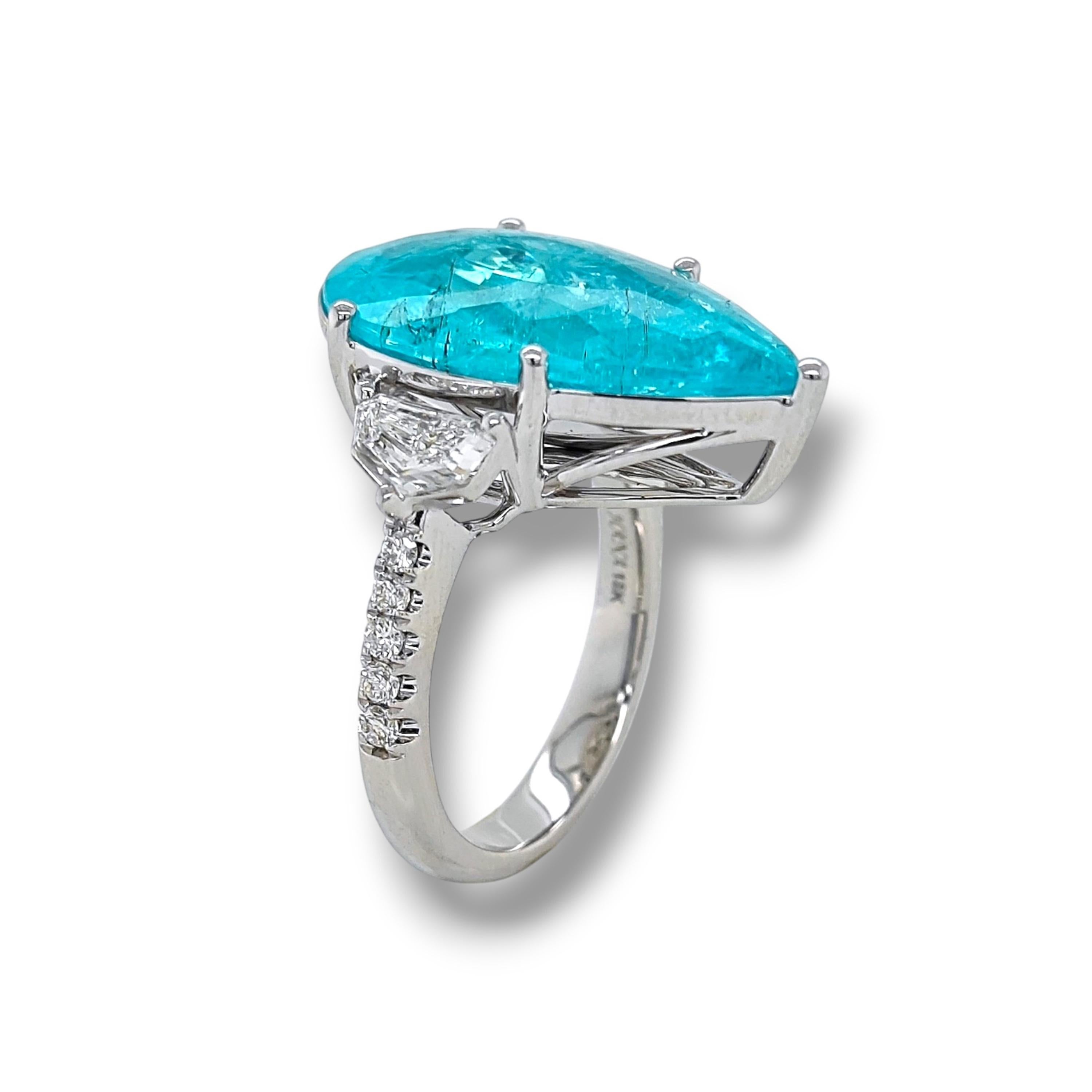 AAP Anillo de oro blanco con diamante fantasía Paraiba azul neón pera certificado de 12,59 quilates en Nuevo estado para la venta en New York, NY