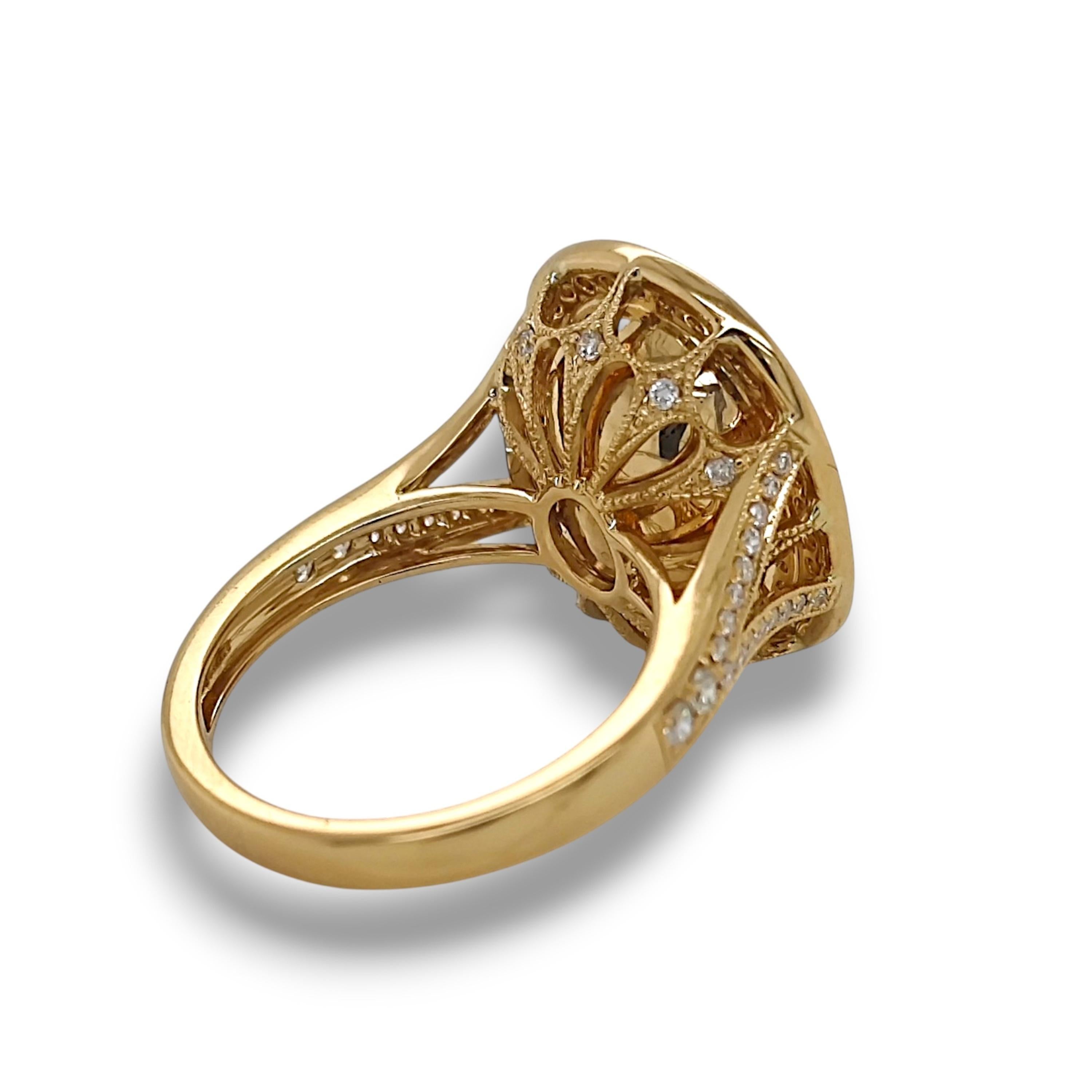 Anello in oro giallo con diamante rotondo Paraiba ovale verde AAP In condizioni Nuovo in vendita a New York, NY