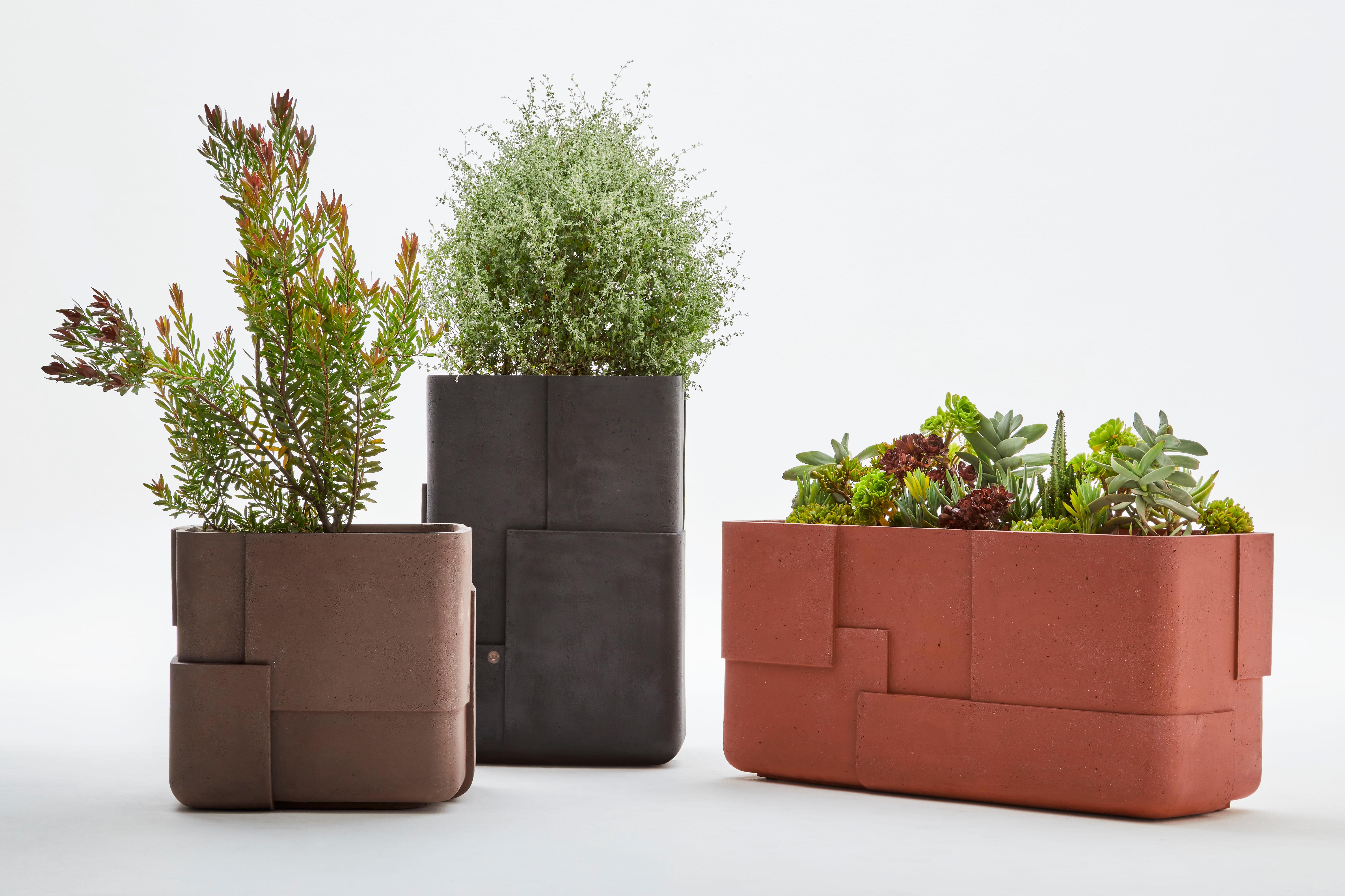 XXIe siècle et contemporain Jardinière carrée en terre cuite Aarde par Indigenus en vente
