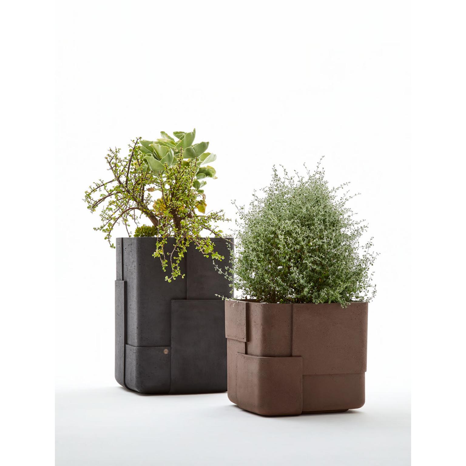 Aarde Tall Grey Planter by Indigenus For Sale 3