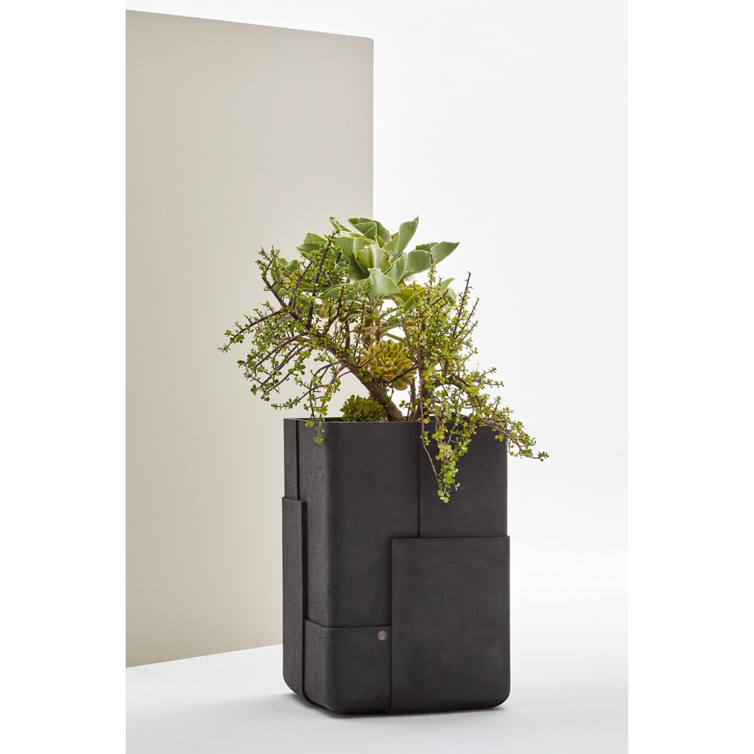 Post-Modern Aarde Tall Grey Planter by Indigenus For Sale