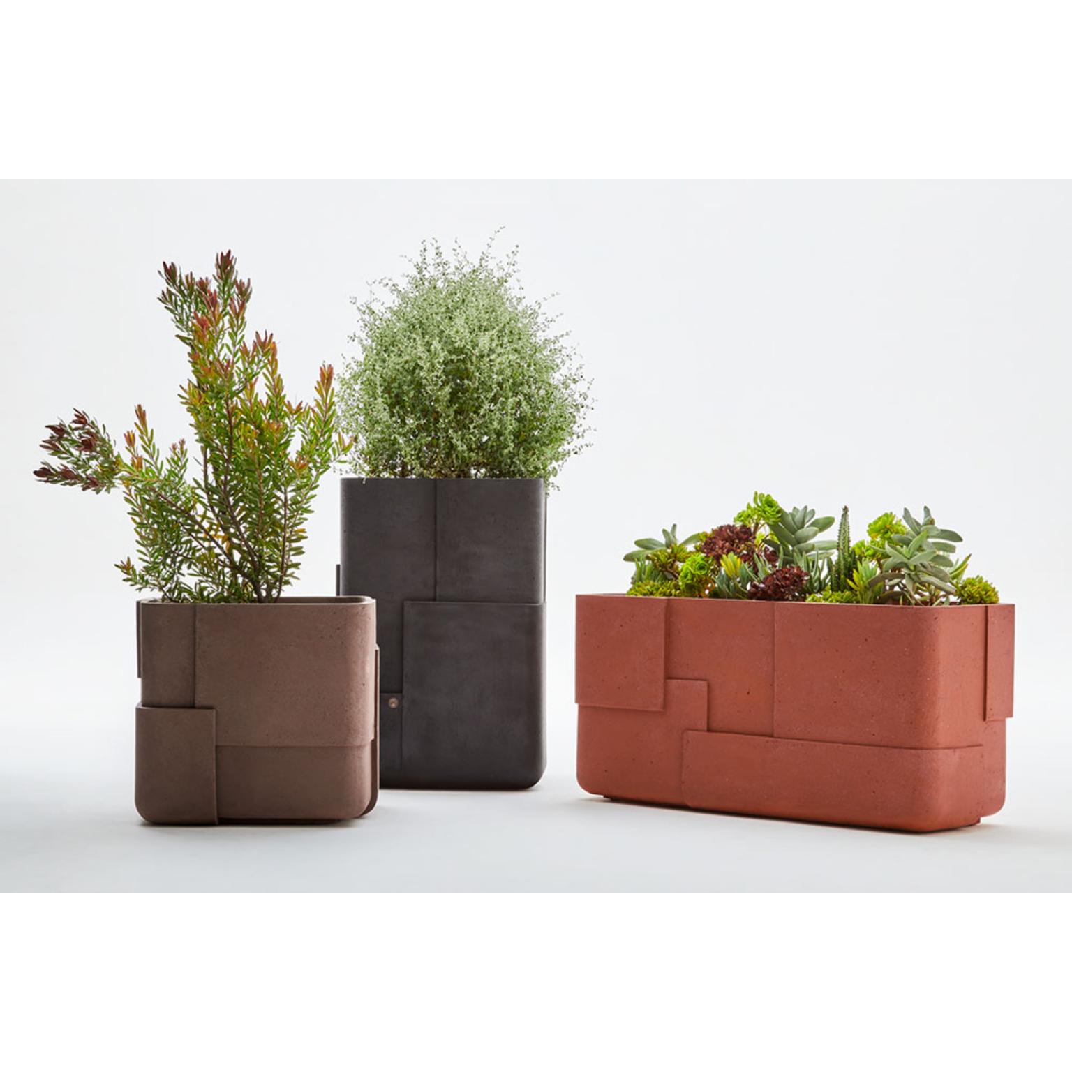 Aarde Tall XS Sandstone Planter by Indigenus For Sale 2