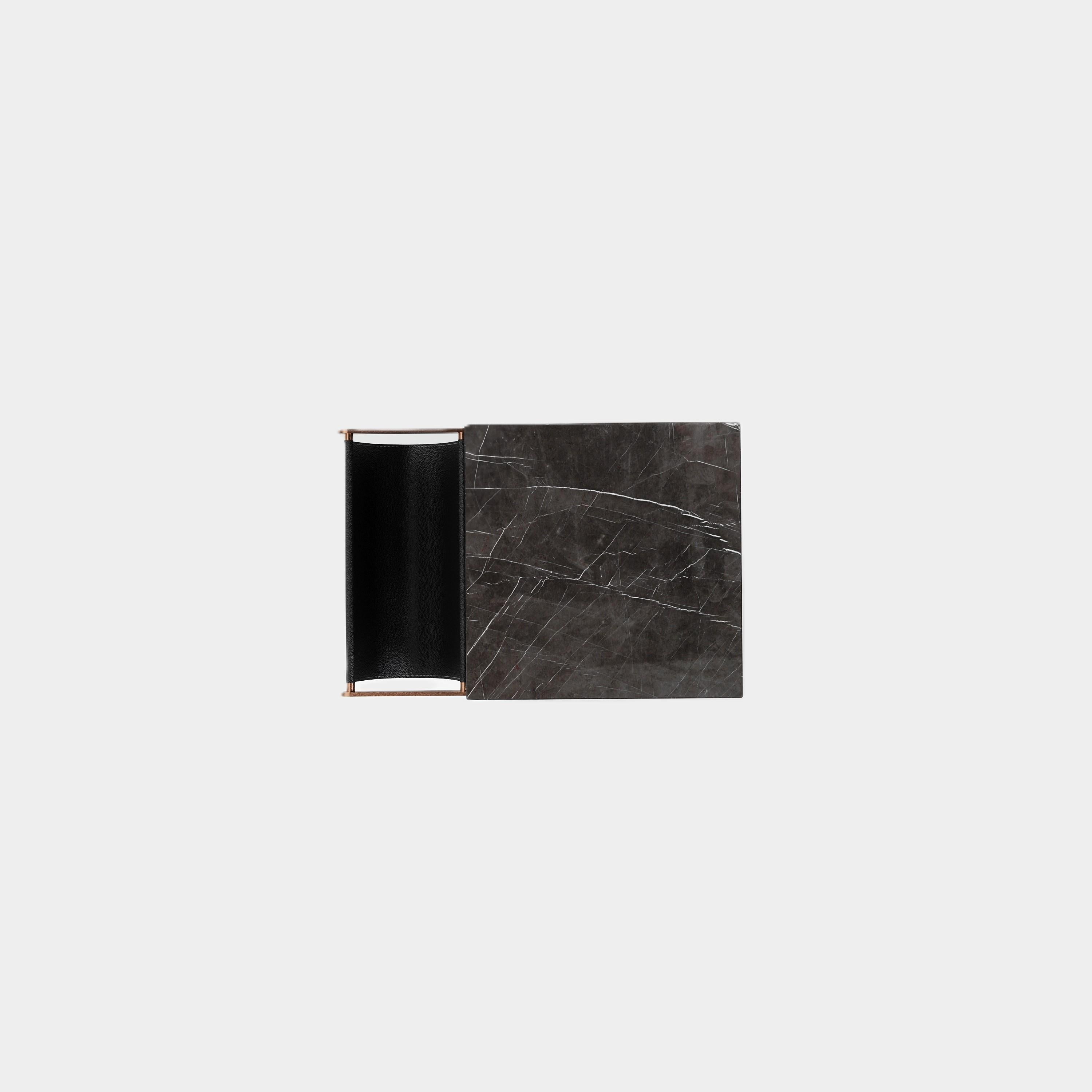 Scandinave moderne Aarhaus - Table d'appoint en marbre avec pochette de rangement - Kenzo gris en vente