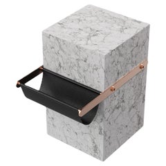Aarhaus - Table d'appoint en marbre avec pochette de rangement - Carrare blanc