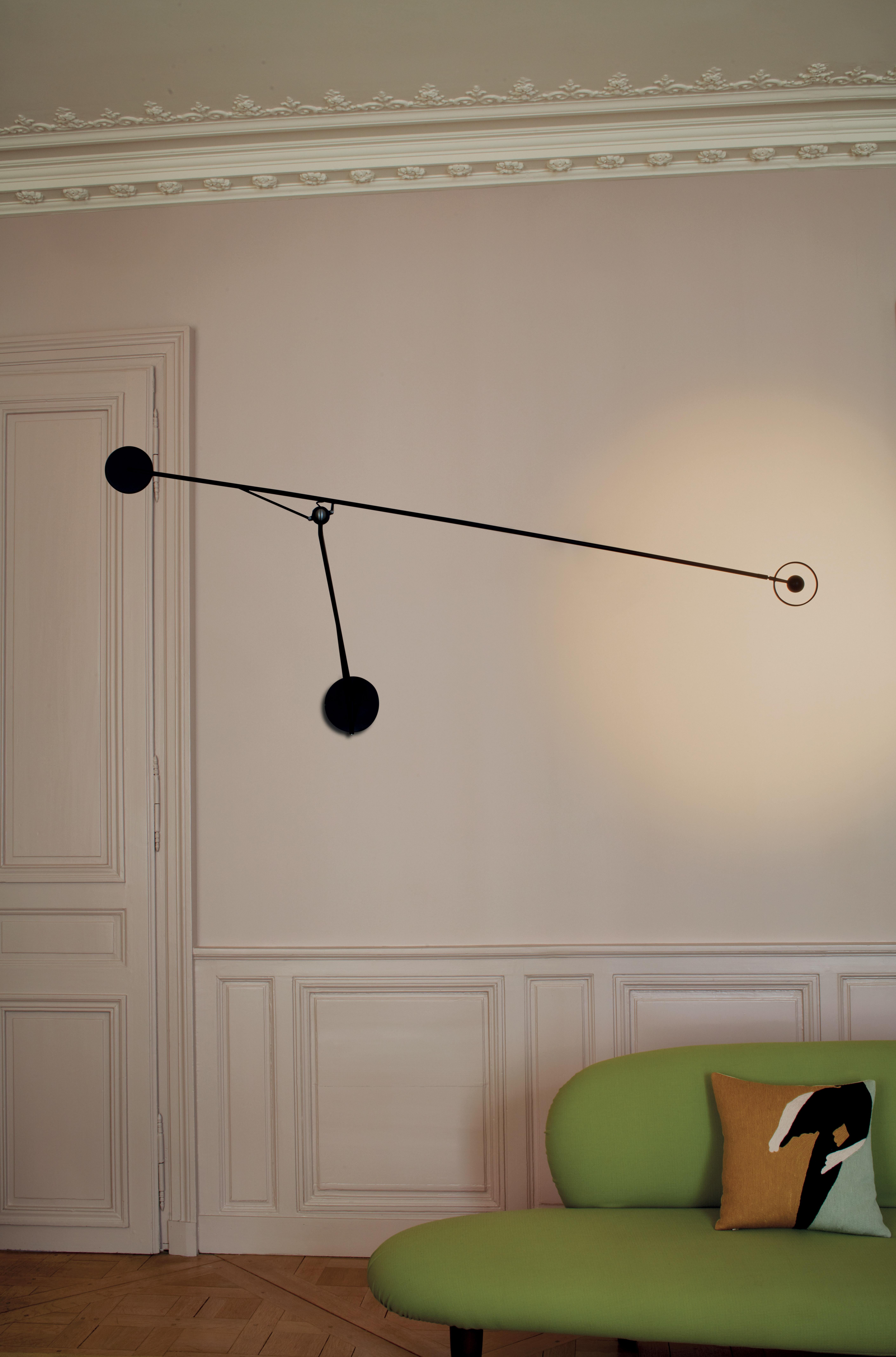 Aaro wall lamp by Simon Schmitz
Dimensions: D 16 x W 155 x H 64 cm
Materials: Aluminum, steel
All our lamps can be wired according to each country. If sold to the USA it will be wired for the USA for instance.

Wall lamp in steel and aluminium.