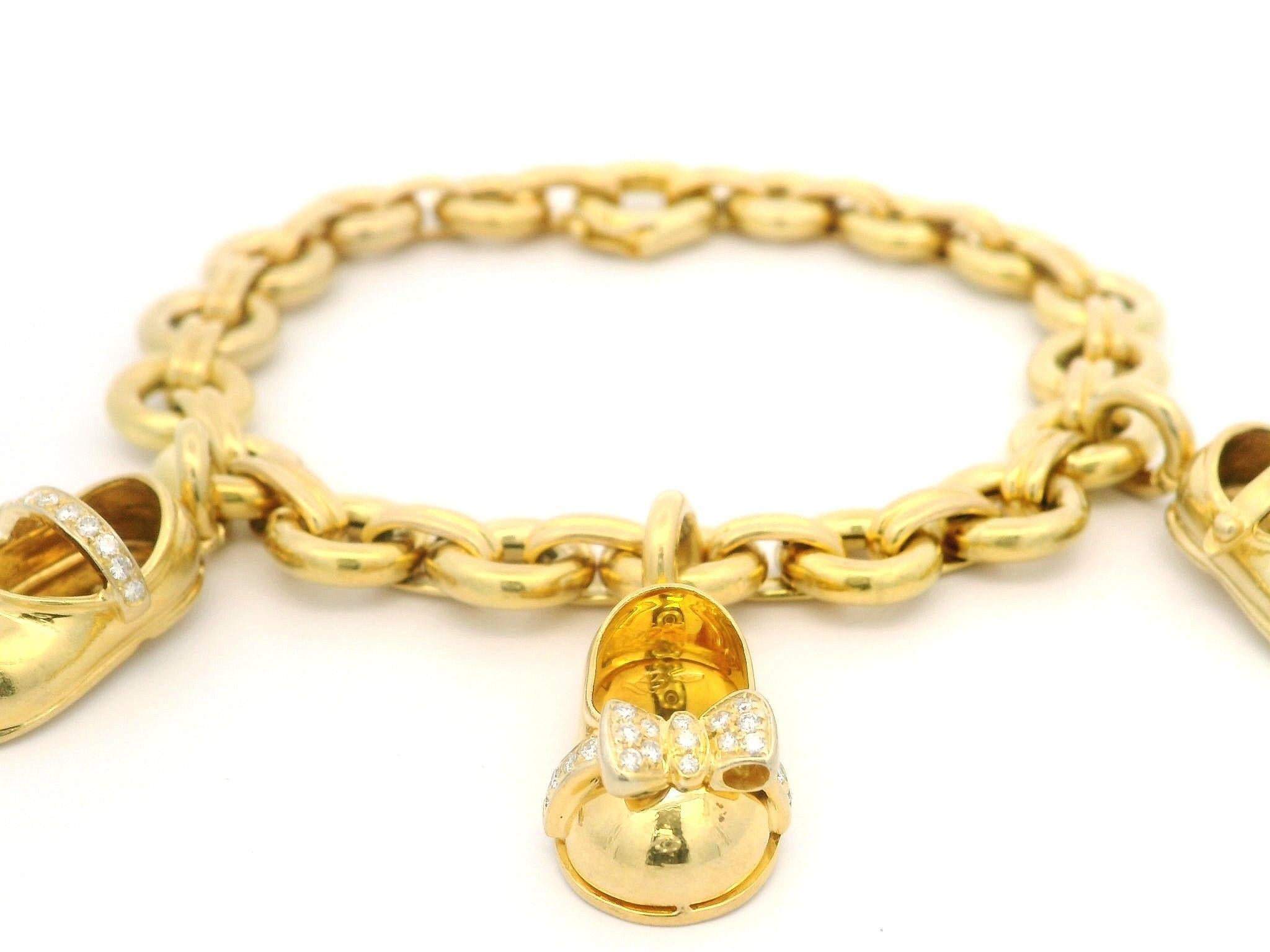 Aaron Basha, bracciale in oro 18k con 3 charme di scarpe con diamanti e anelli rotondi aperti A Link in vendita 4