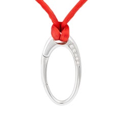 Aaron Basha, collier pendentif en or blanc 18 carats avec fermoir à diamants de 0,25 carat