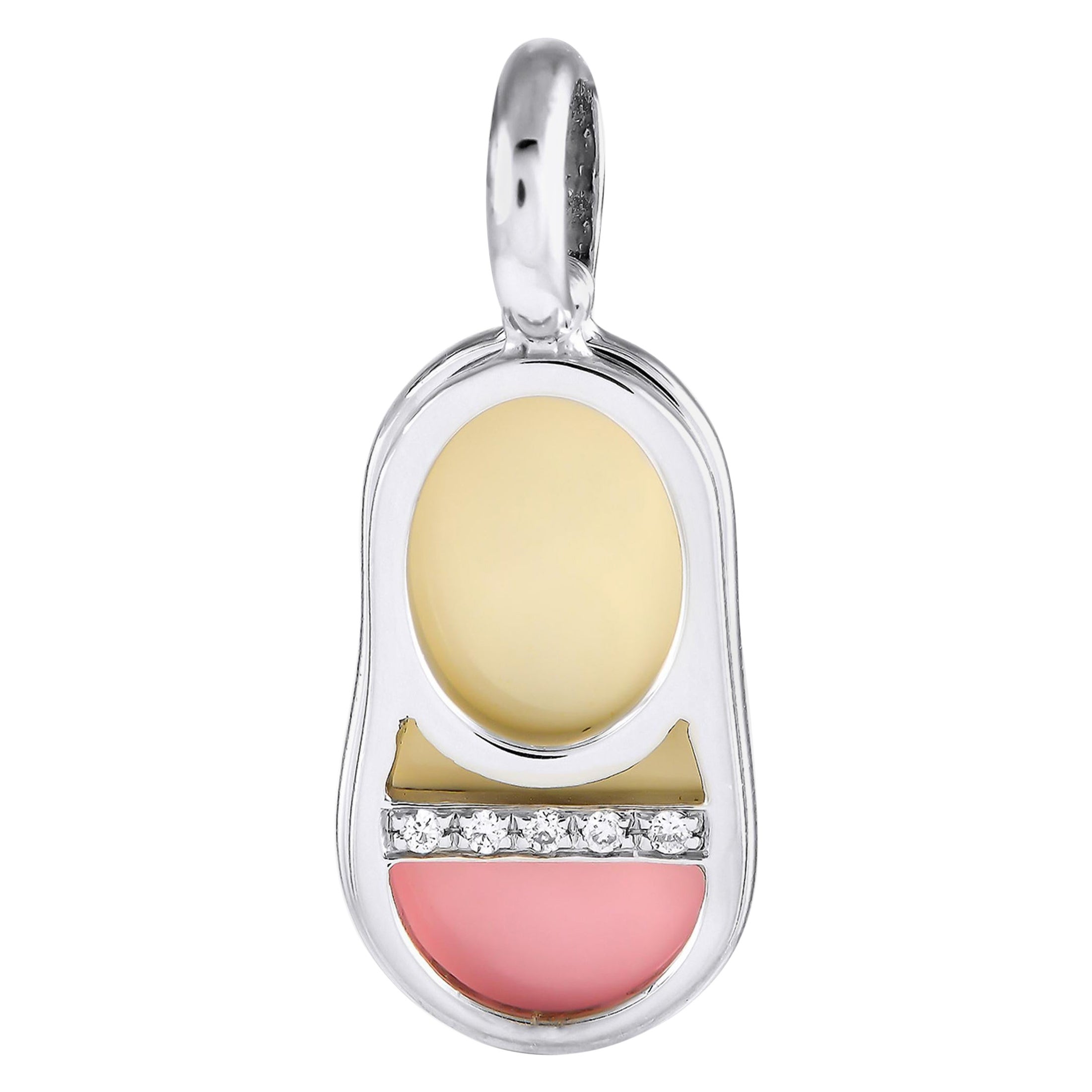 Aaron Basha Or blanc 18K Diamant et charme de chaussure de bébé en émail en vente