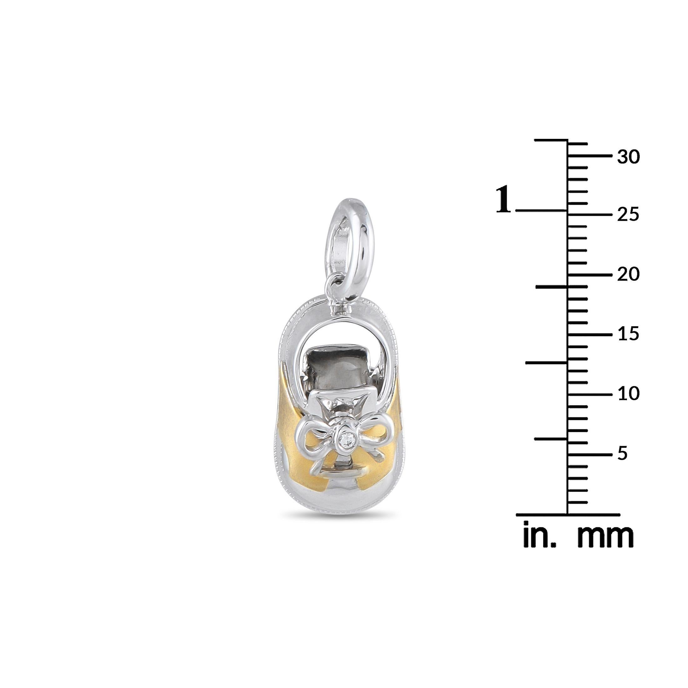 Aaron Basha, un charm a forma di scarpa da sella in oro bianco 18 carati In condizioni ottime in vendita a Southampton, PA