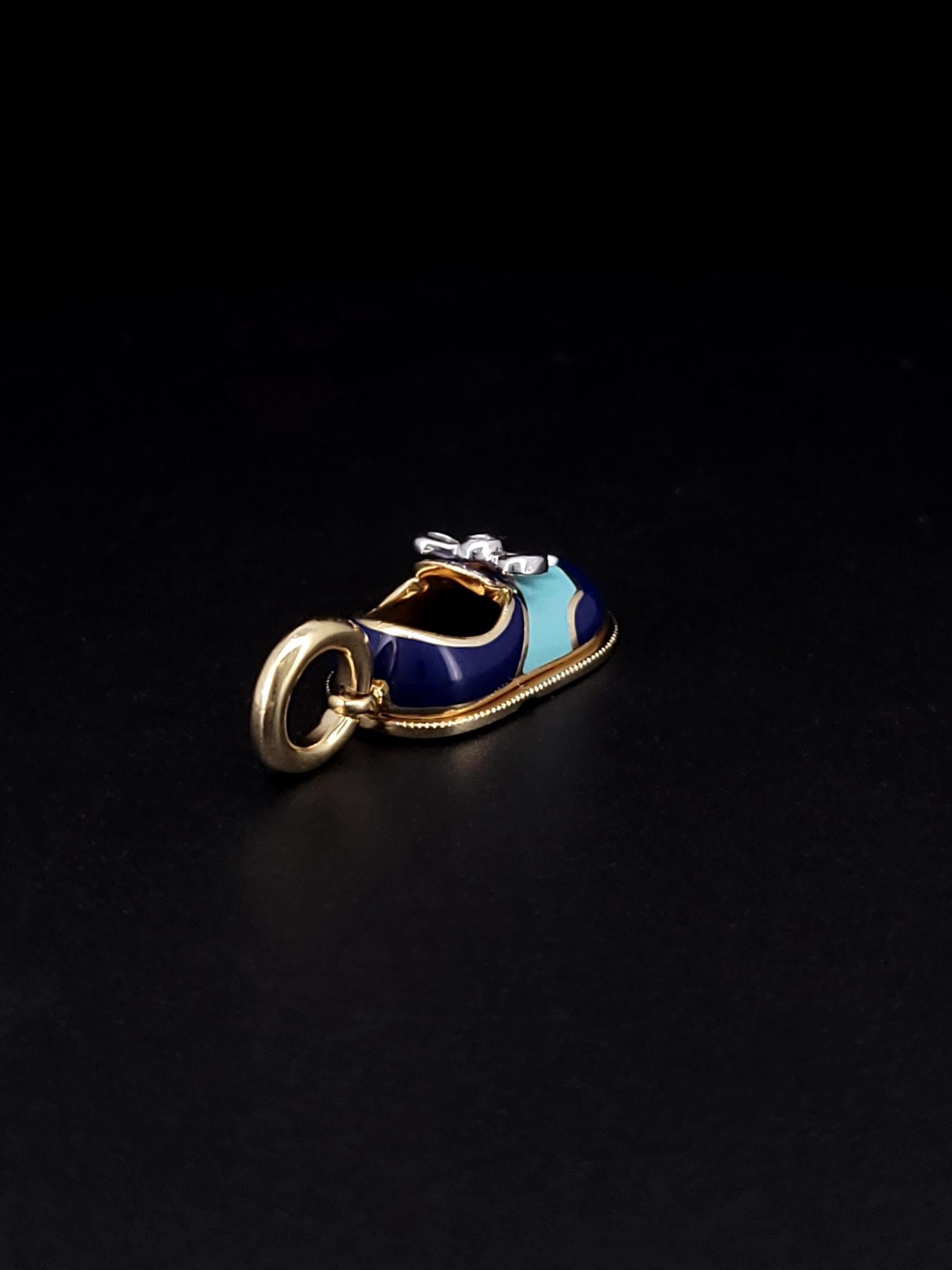 Aaron Basha 18K Yellow Gold Diamond Baby Shoe The Classic Saddle Pendant In New Condition For Sale In New York, NY