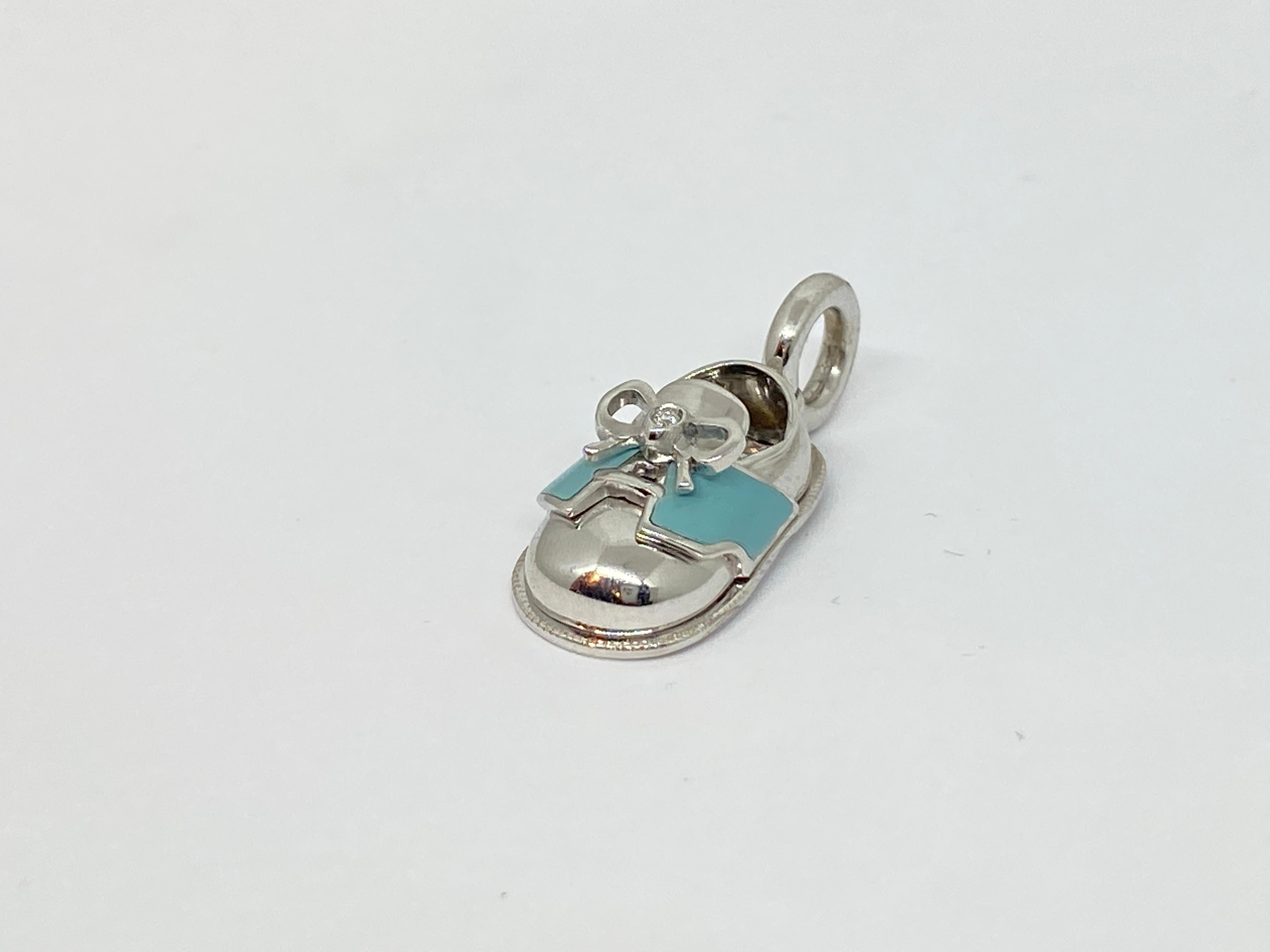 Aaron Basha 18kt White Gold Silver & Light Blue Shoes Pendant In Excellent Condition In Bergamo, BG