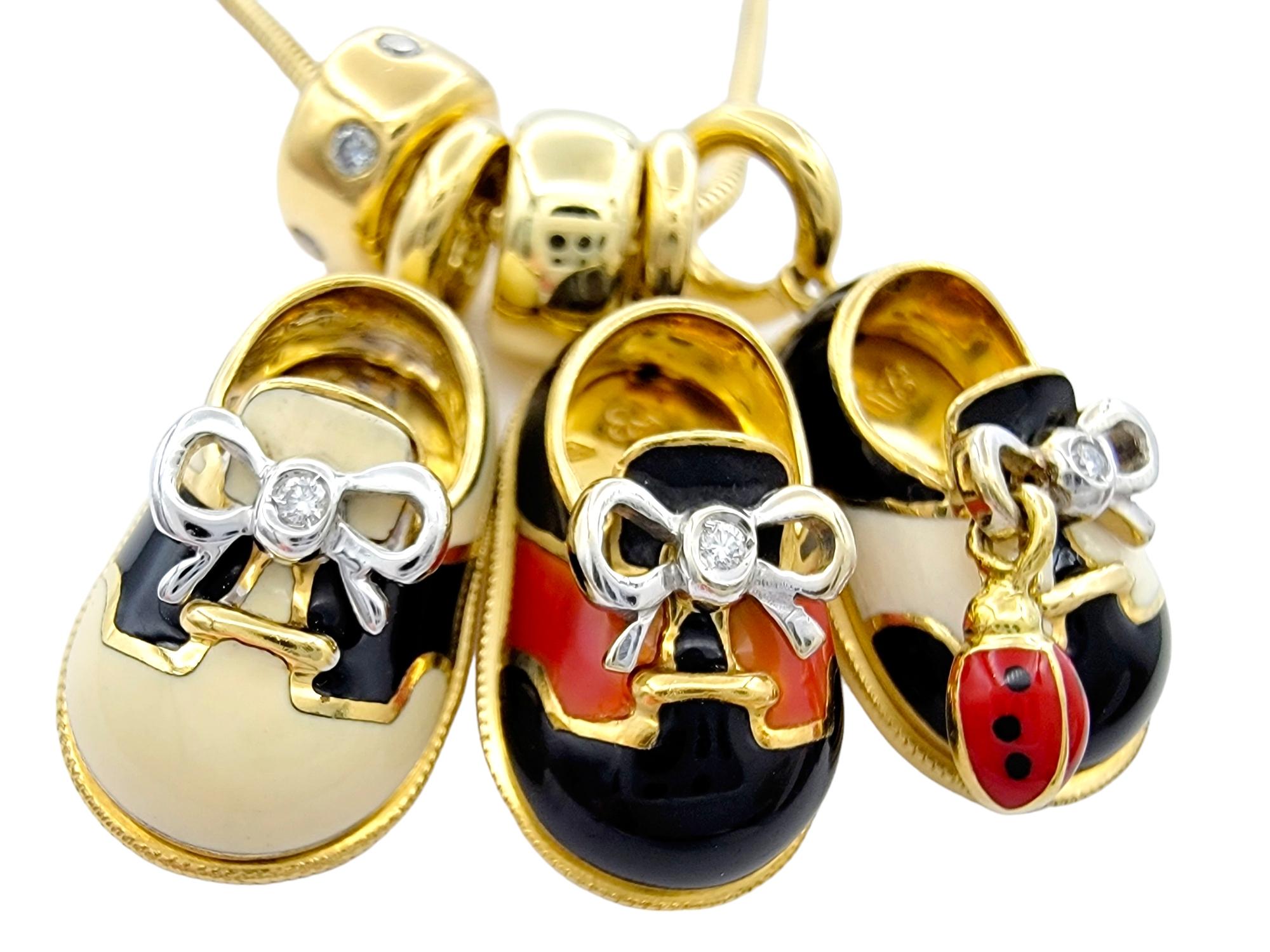 Indulge in the whimsical beauty of this delightful Aaron Basha 'Baby Shoes' charm necklace. Crafted with meticulous attention to detail, this necklace is full of personality and charm. 

Adorning the exquisite snake chain are five charming pendants,