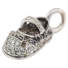 Aaron Basha Baby-Schuh-Charm-Anhänger, weißer und schwarzer Diamant 18K Weißgold