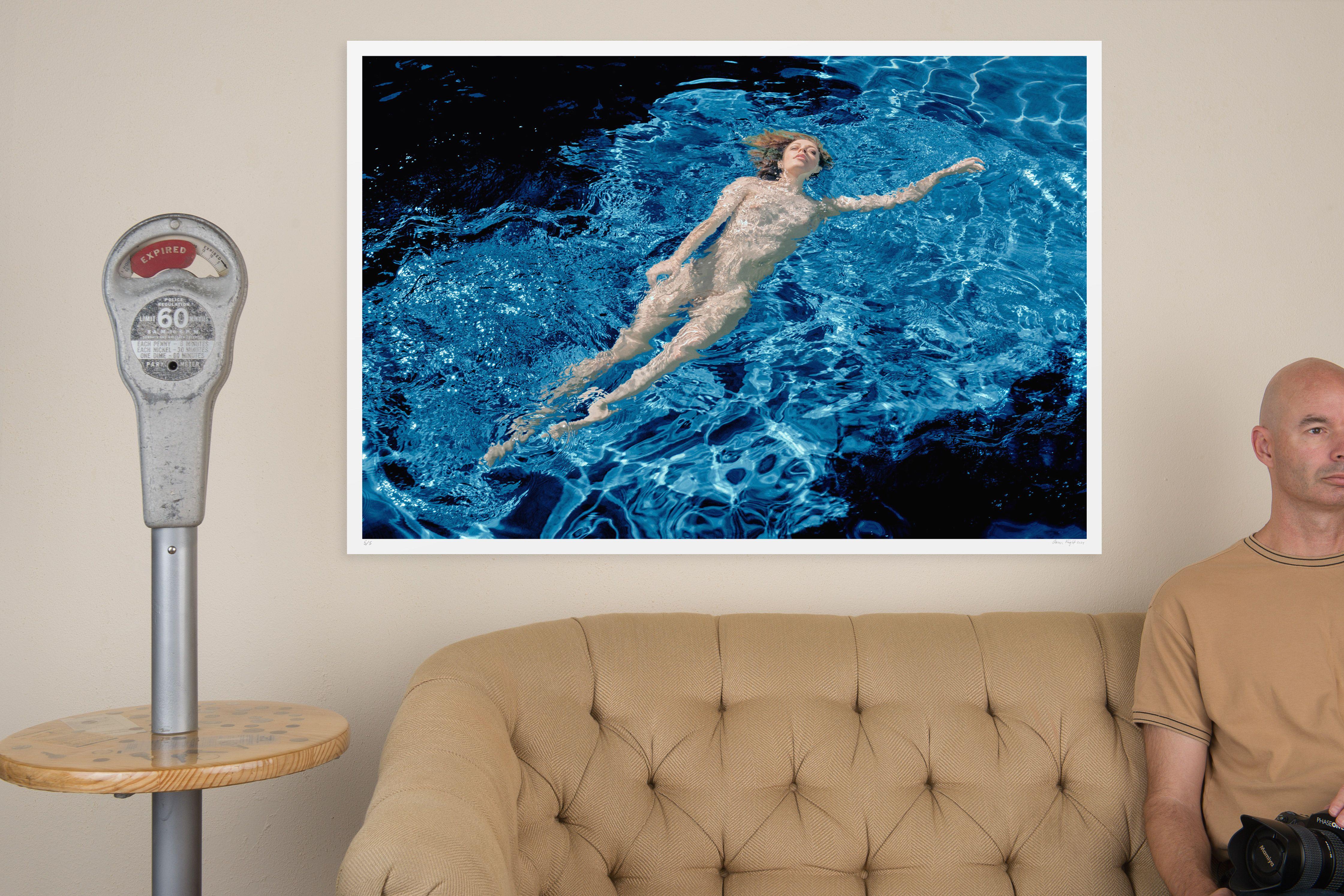 Seda azul, Fotografía, Inyección de tinta de archivo - Photograph Otro estilo de arte de Aaron Knight