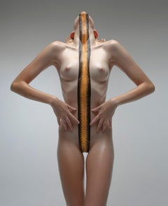 „Belly Of the Dragon“ Aktfotografie 36" x 24" in Ed. 1/7 von Aaron Mcpolin