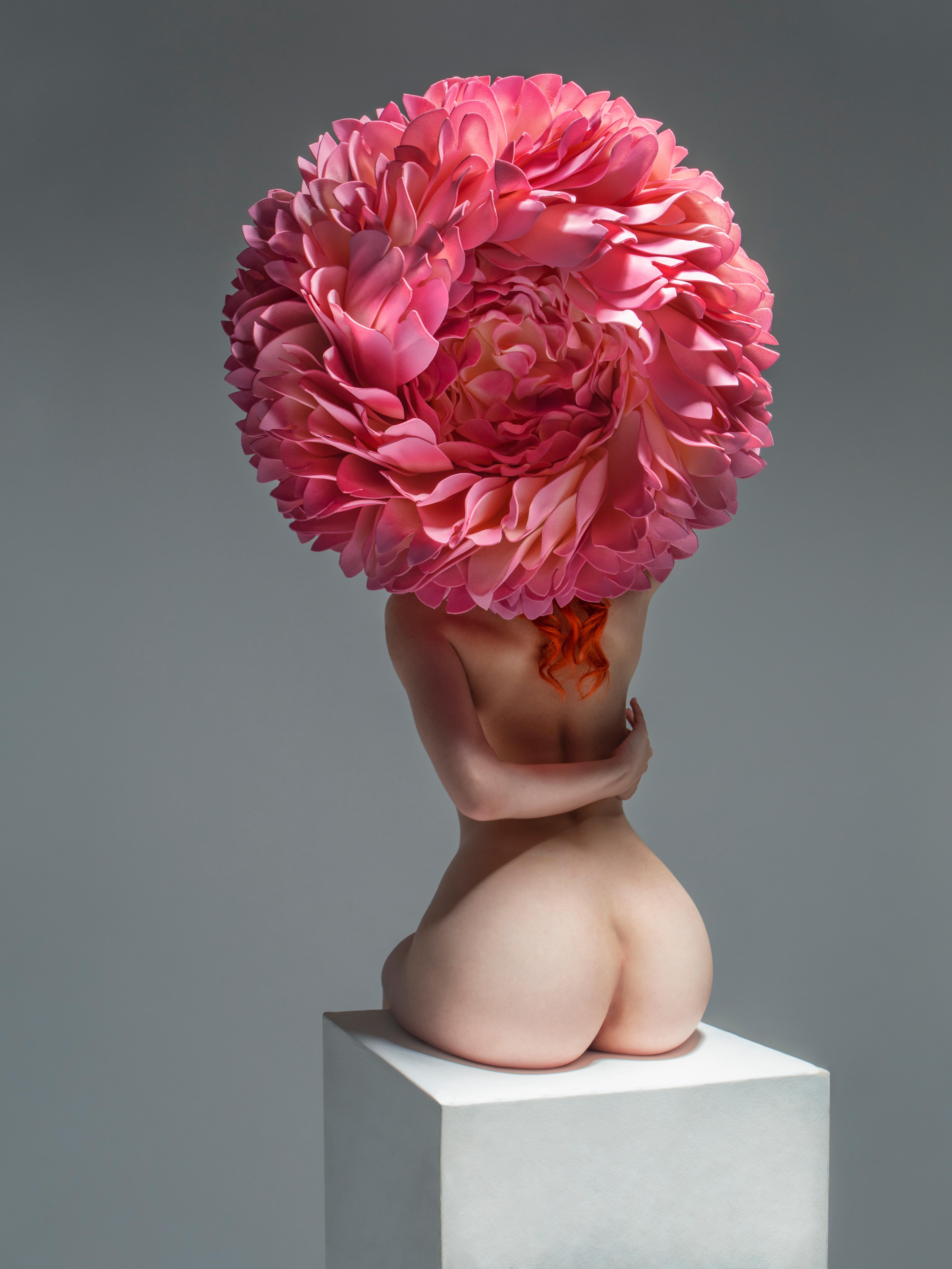 Color Photograph Aaron McPolin - "Chasing the Sun" Photographie de nu 32" x 24" pouces Edition 1/7 par Aaron Mcpolin
