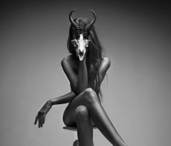 "Featherstep II" Aktfotografie 30" x 24" Zoll Edition 1/7 von Aaron Mcpolin