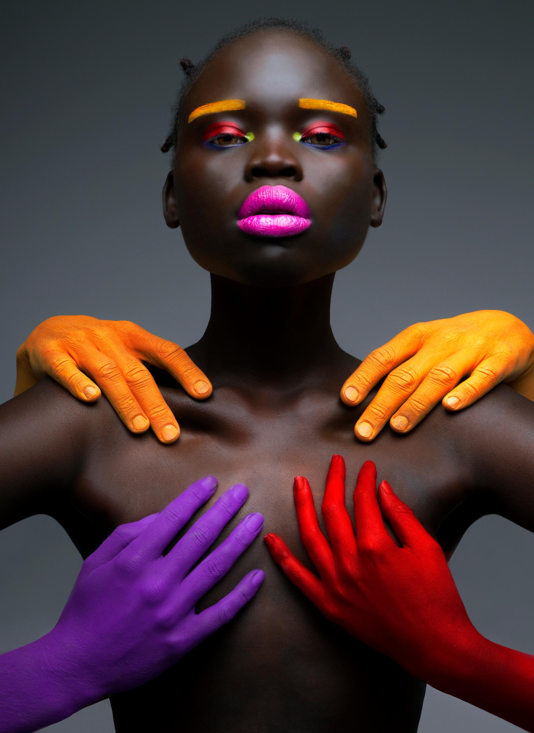 Color Photograph Aaron McPolin - "Résonance" Photographie de portrait 36" x 24" dans Ed. 1/7 par Aaron Mcpolin