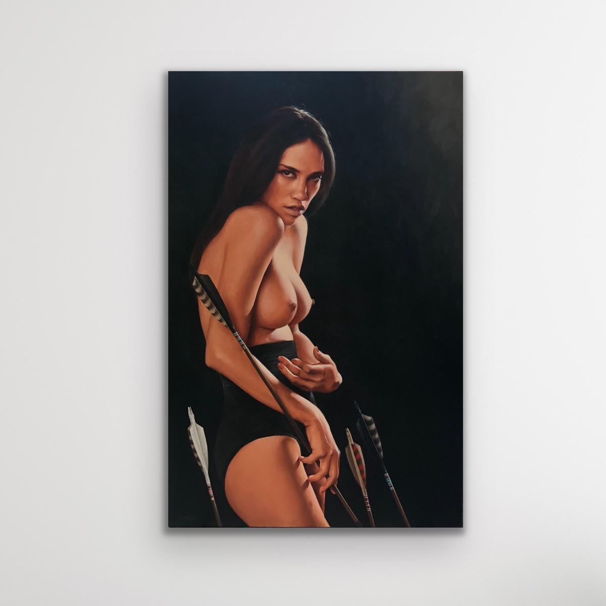 Ritratto figurativo seminudo di donna con frecce 