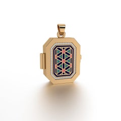 Aayat Emerald Cut Taawiz avec contour en diamant sans chaîne