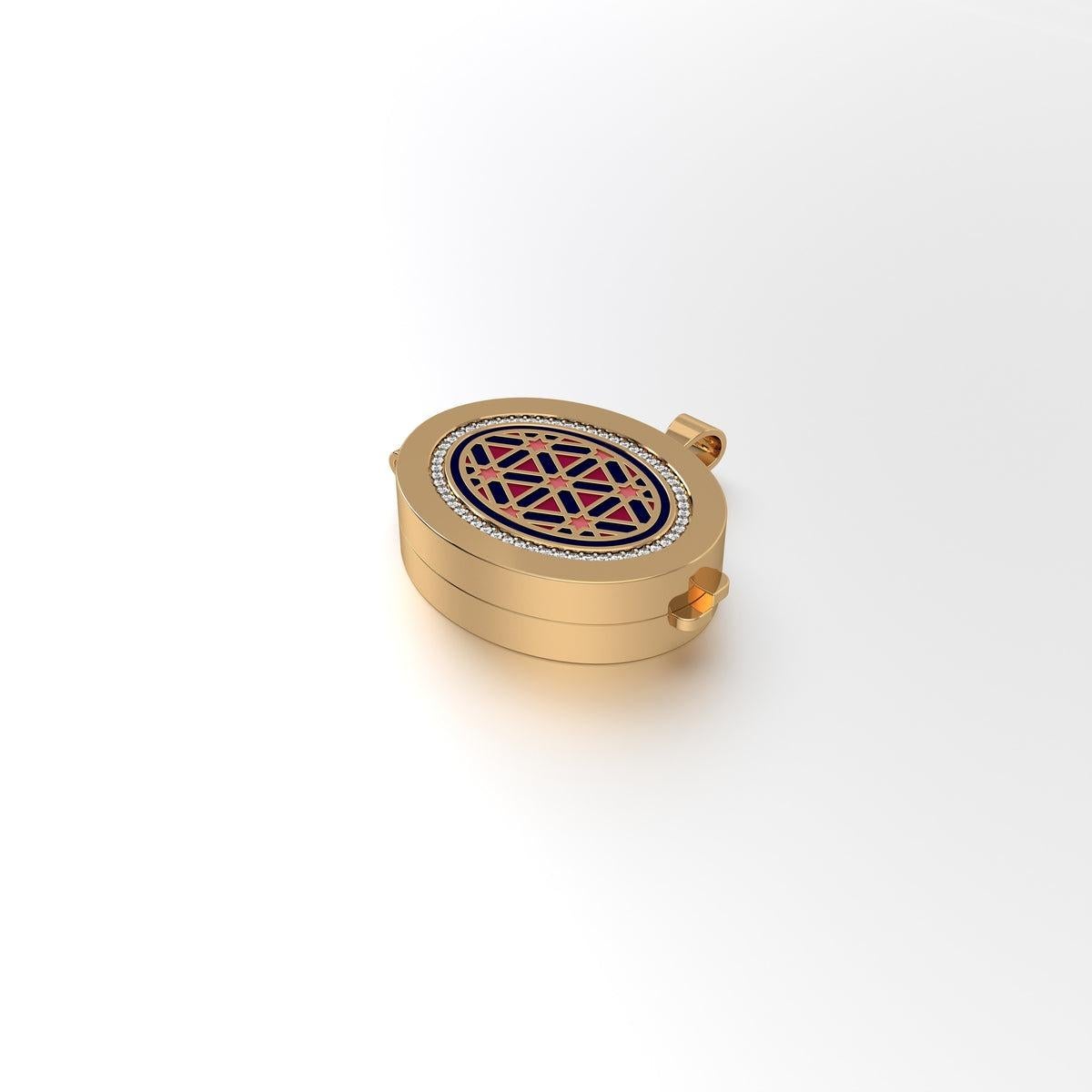 Aayat Horizontal Oval Taawiz with Diamond Outline Medium, from our award winning Miraas collection meticulously crafted in 18kt gold, with finely assorted diamonds, and set with 6 point star Persion girih pattern in specially formulated Prussian
