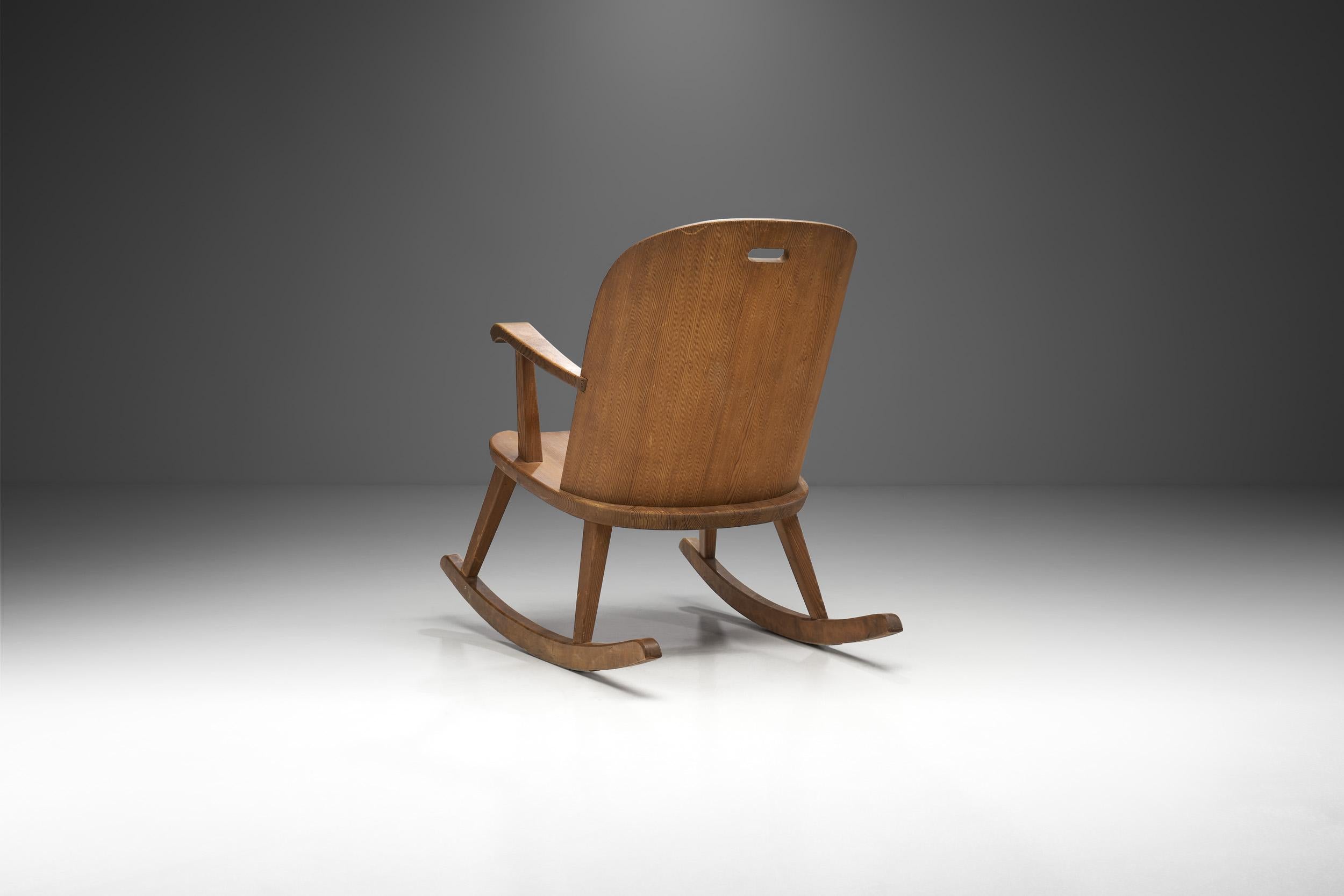 Scandinavian Modern AB Åby Möbelfabrik Pine Rocking Chair, Sweden 1940s For Sale