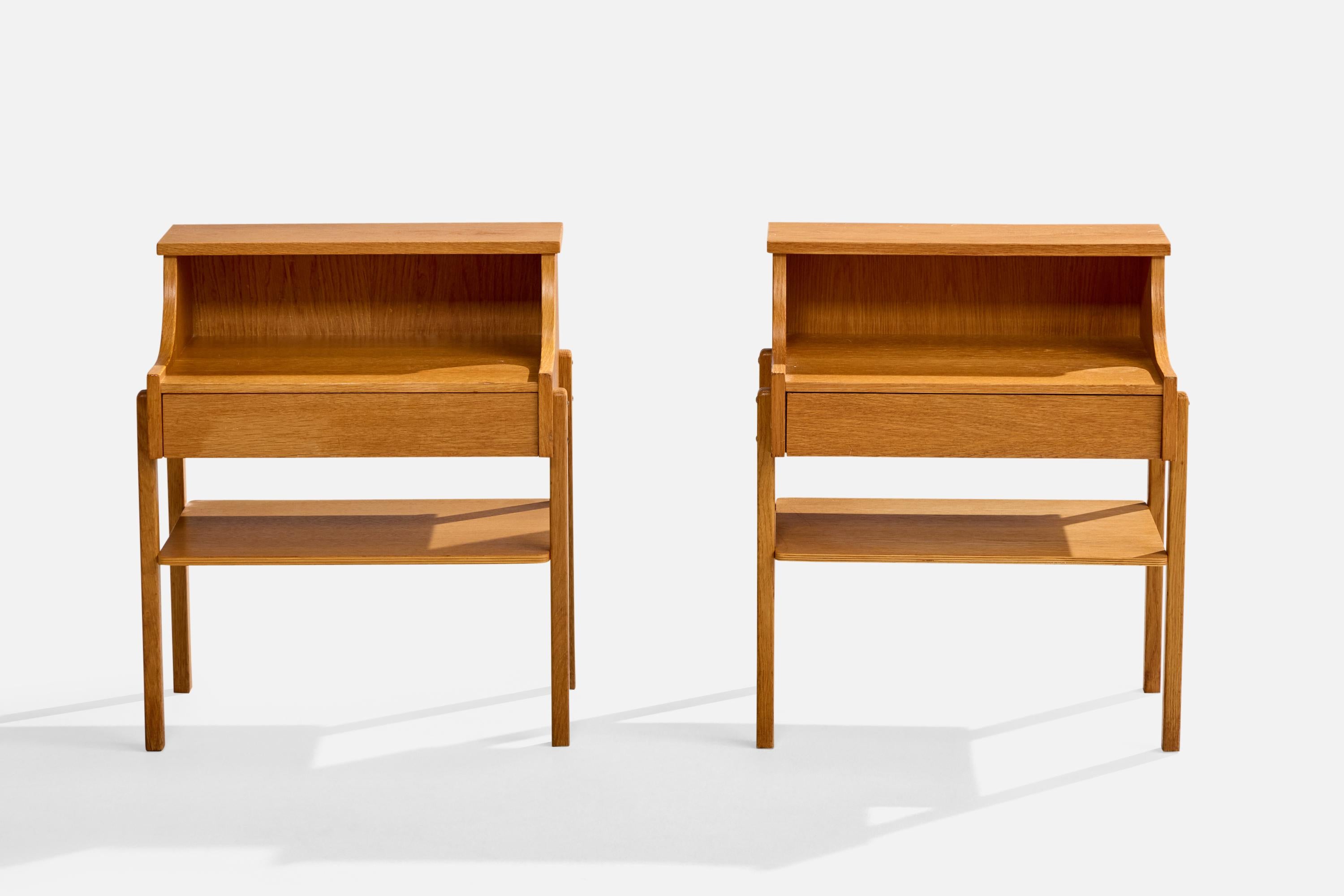 Mid-Century Modern AB Carlström & Co, Tables de chevet, Oak, Suède, années 1950 en vente