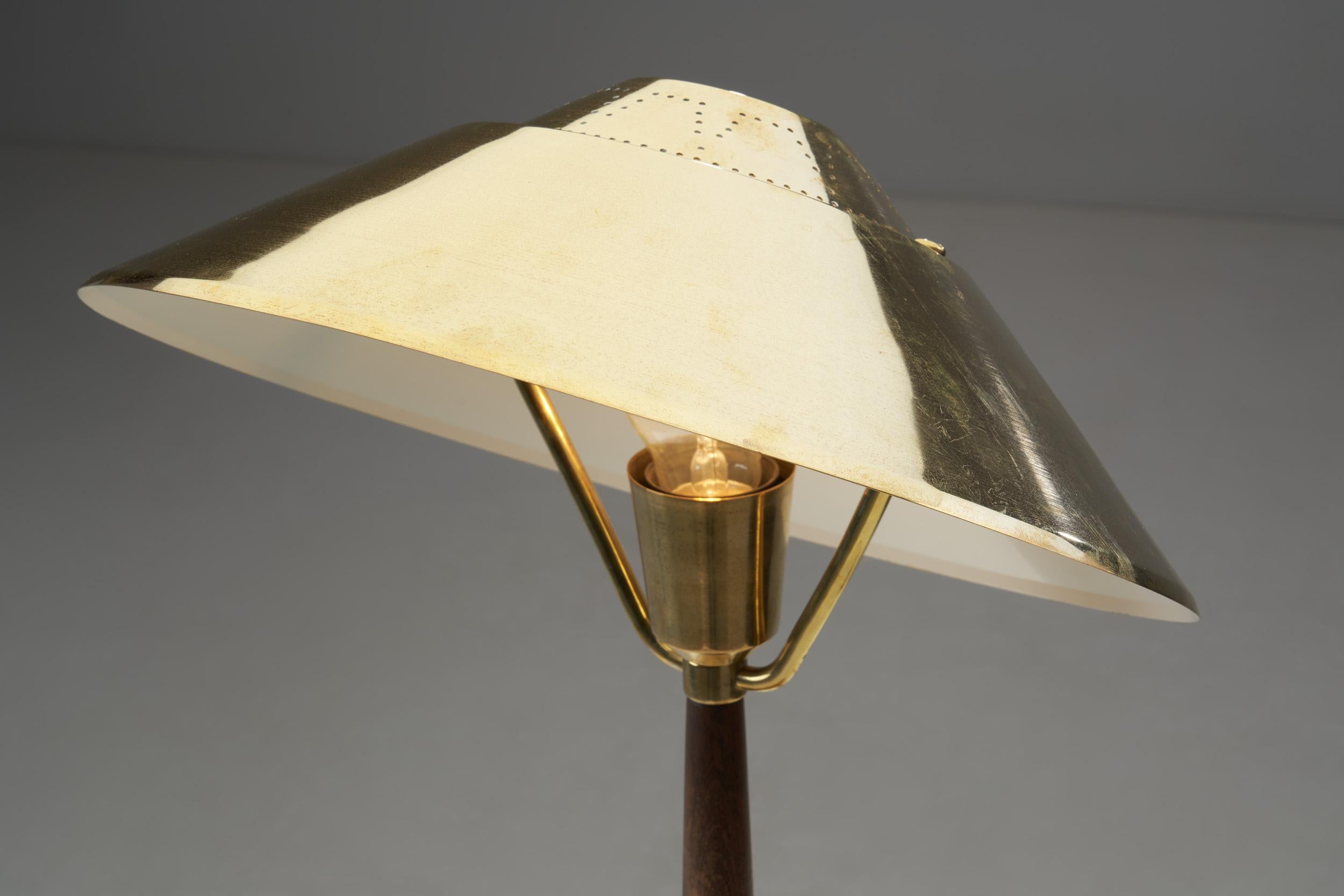AB E. Hansson & Co. Tischlampe aus Messing mit verstellbarem Schirm, Schweden 1950er Jahre im Angebot 3