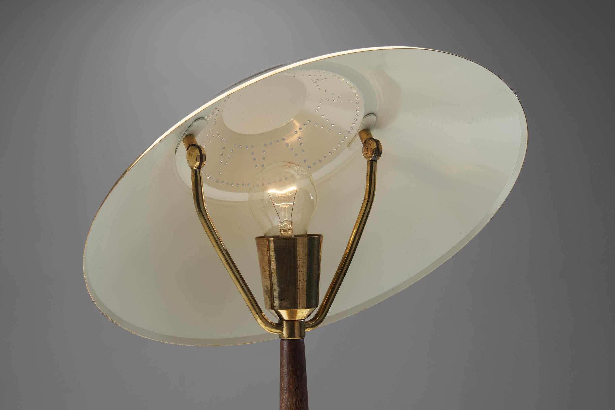 AB E. Hansson & Co. Brass Table Lamp with Adjustable Shade, Sweden 1950s For Sale 4