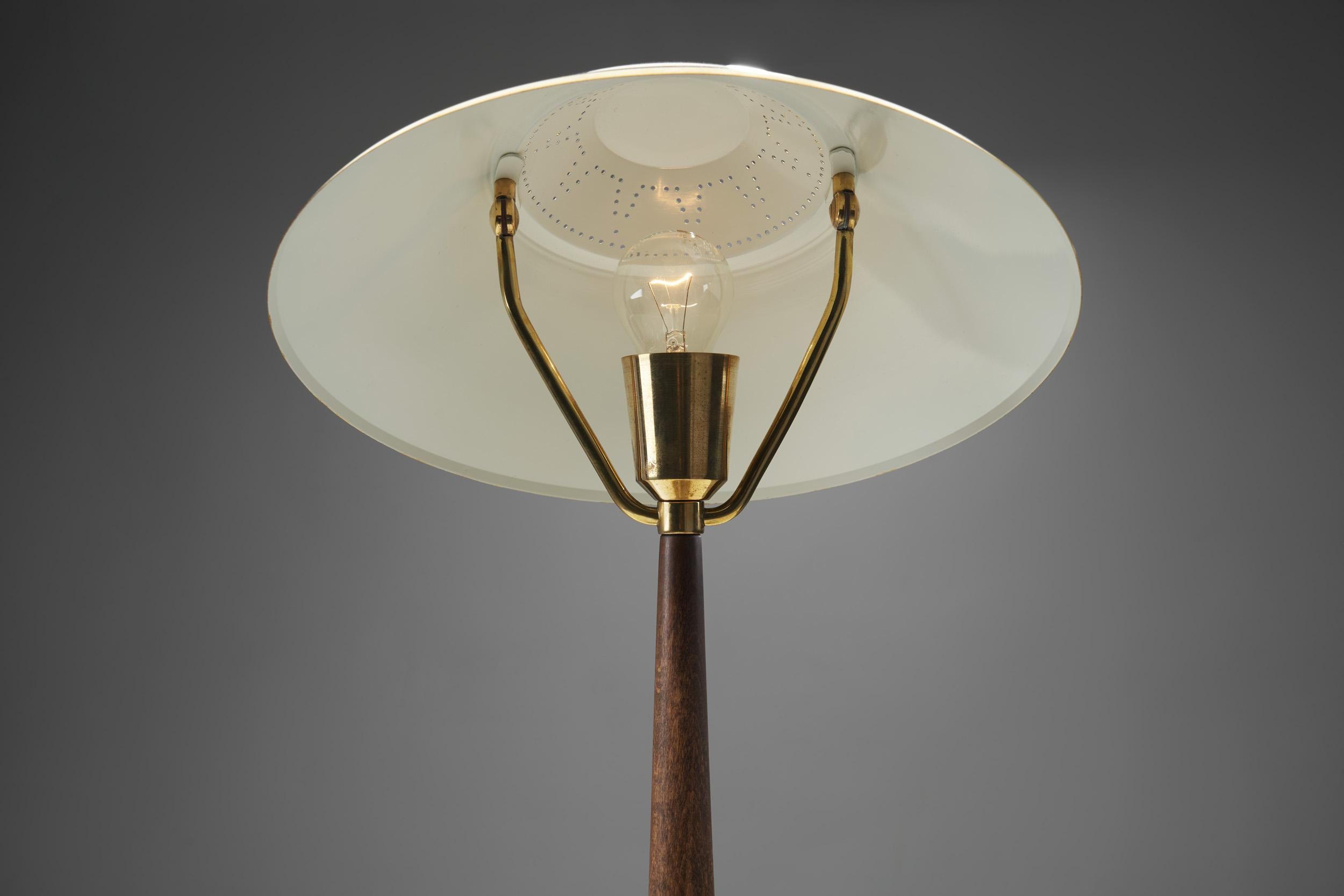 AB E. Hansson & Co. Brass Table Lamp with Adjustable Shade, Sweden 1950s For Sale 5