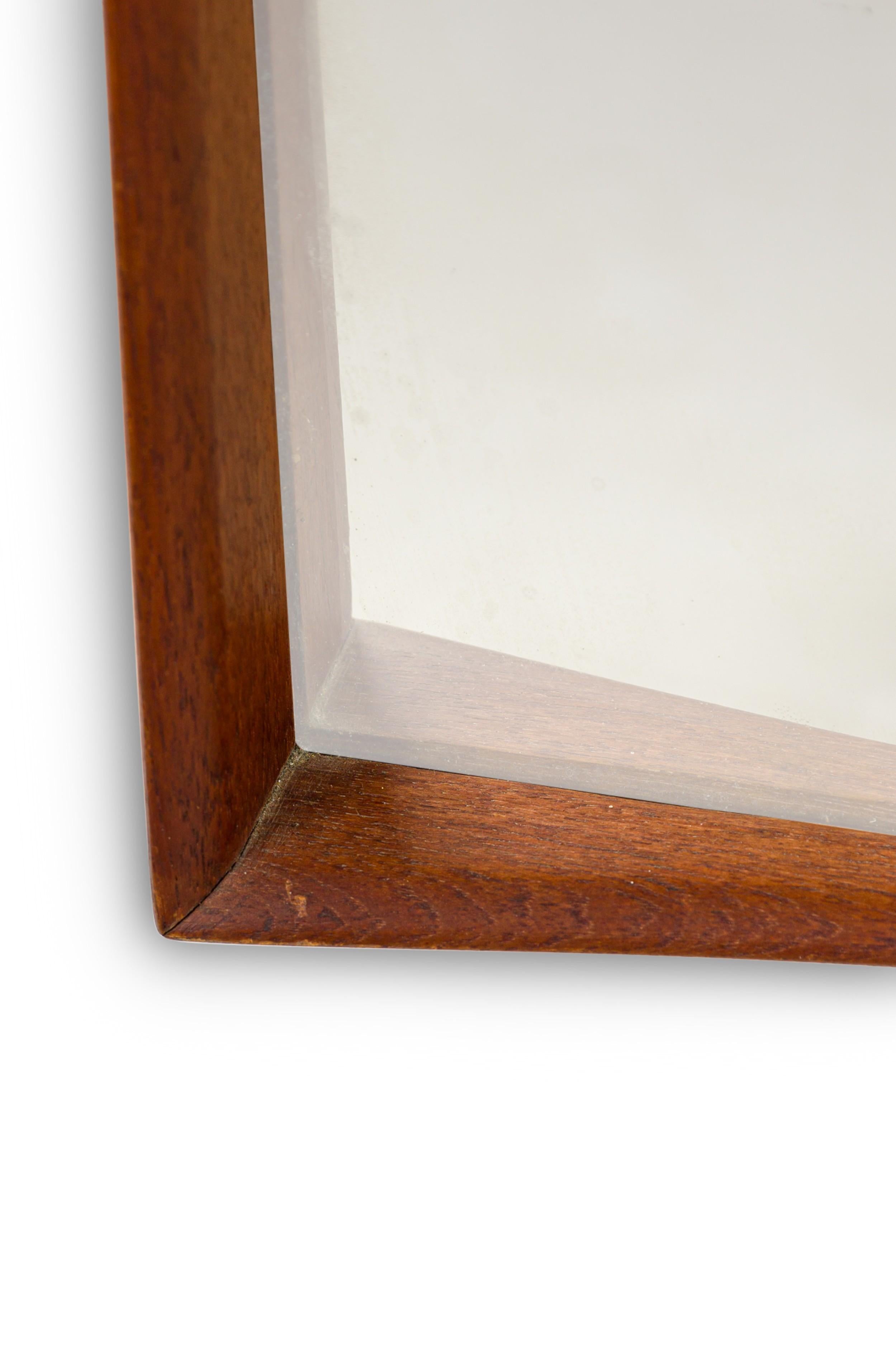 Inconnu AB Glas & Trä Miroir d'entrée suédois du milieu du siècle, grand cadre en teck en vente