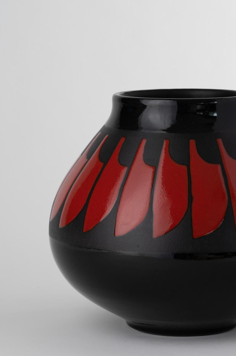 Modern ABA-4 Nuoveforme Navajo Feathers Vase For Sale