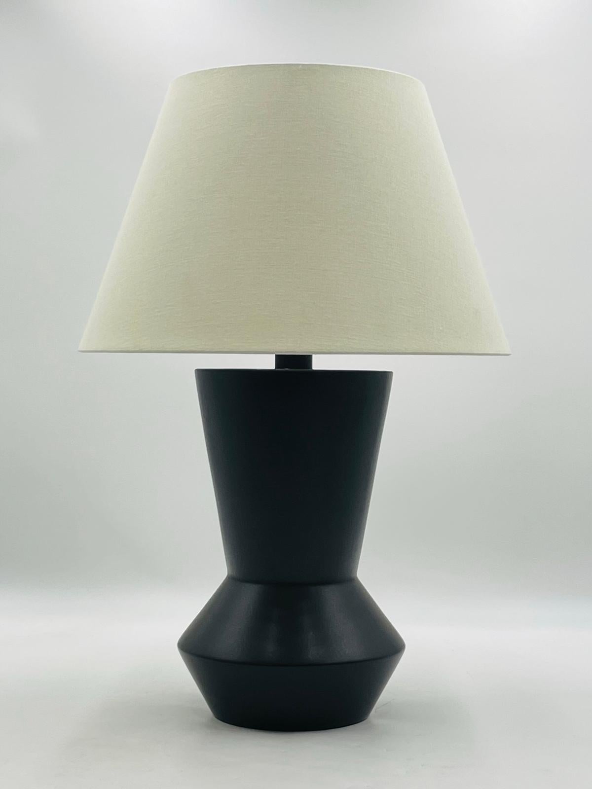 Lámpara de mesa Abaco by Chapman & Myers Chino en venta
