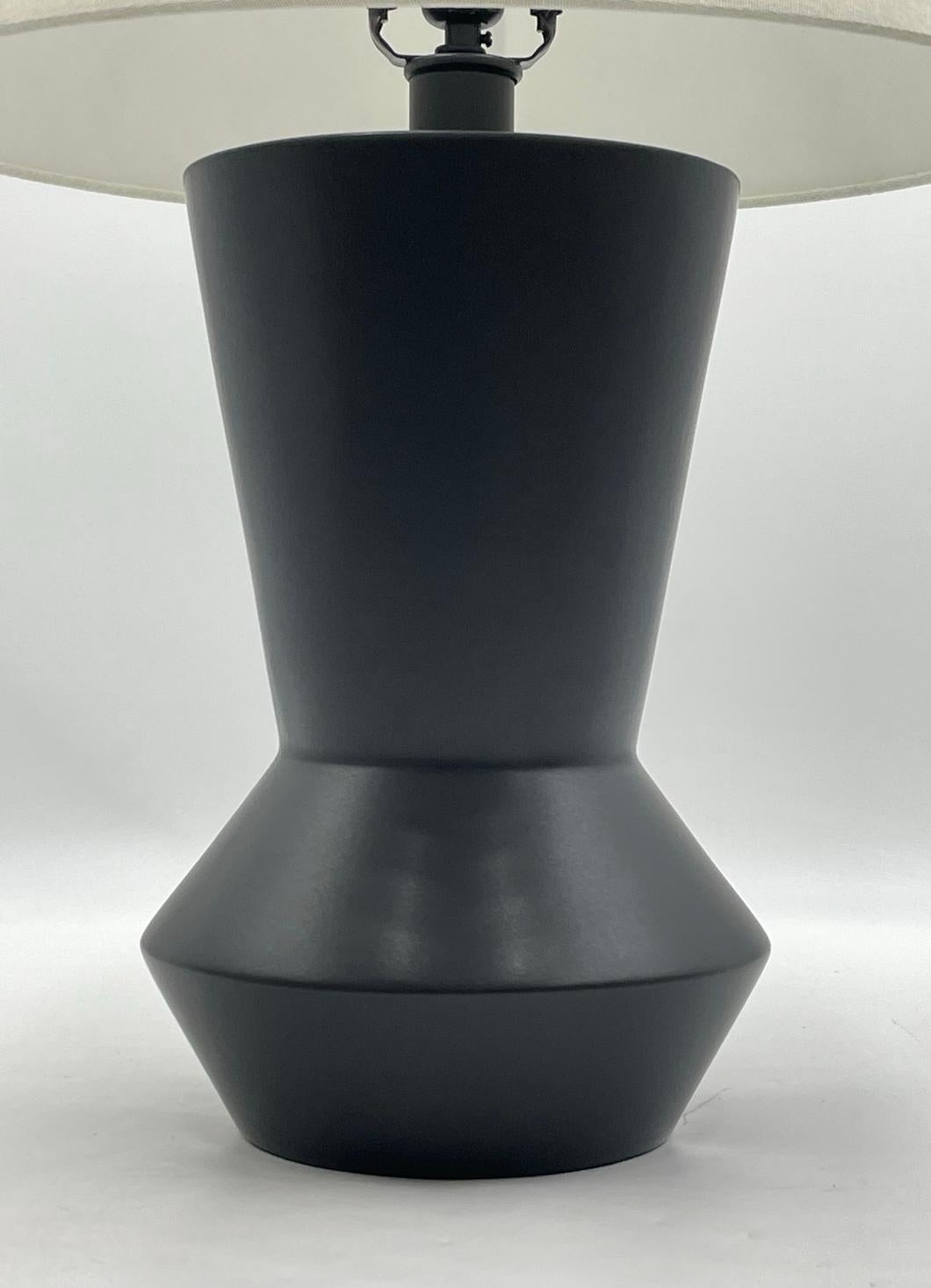 Lámpara de mesa Abaco by Chapman & Myers Cerámico en venta