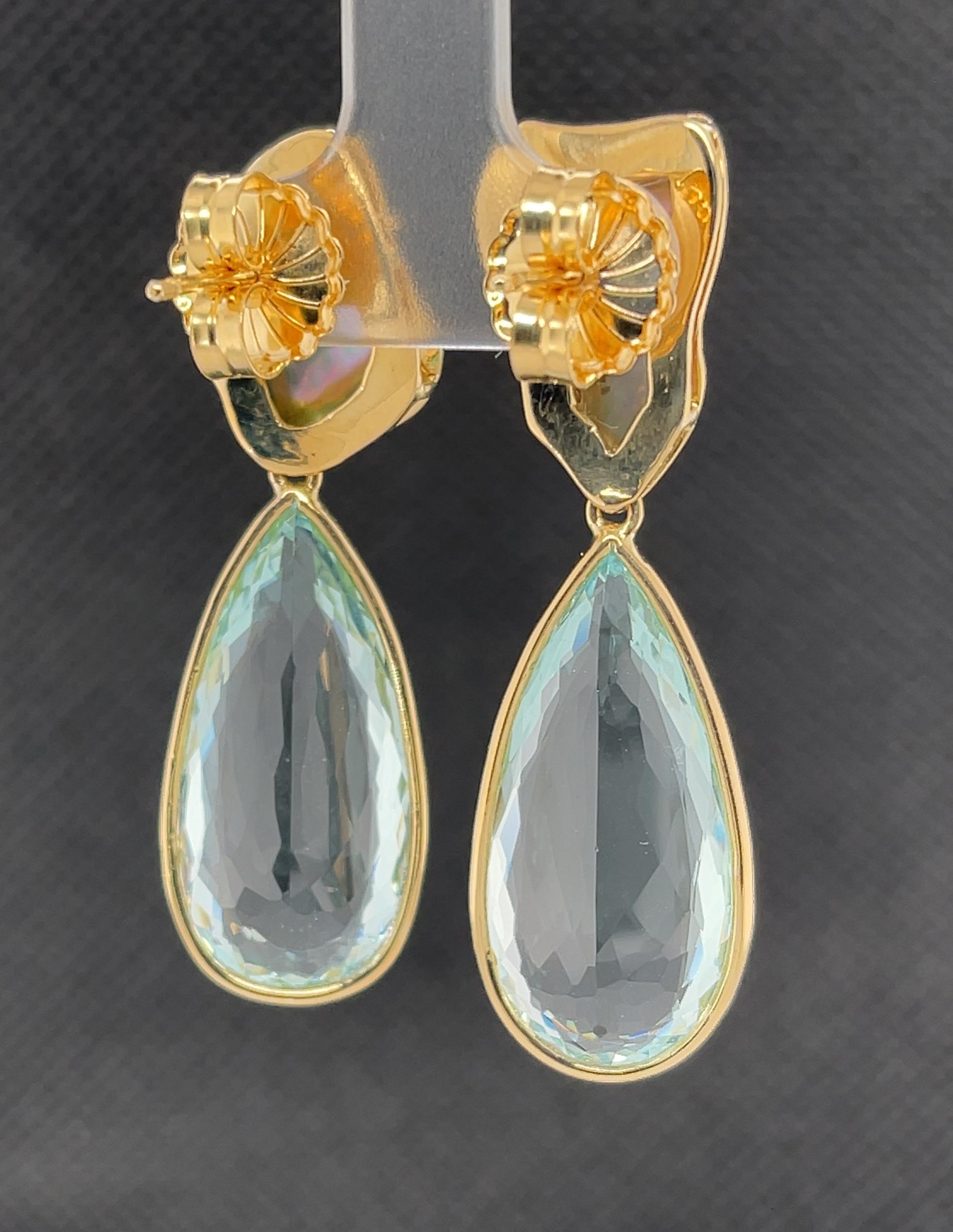 Abalone Barockperlen- und birnenförmige Aquamarin-Tropfen-Ohrringe aus Gelbgold Damen im Angebot