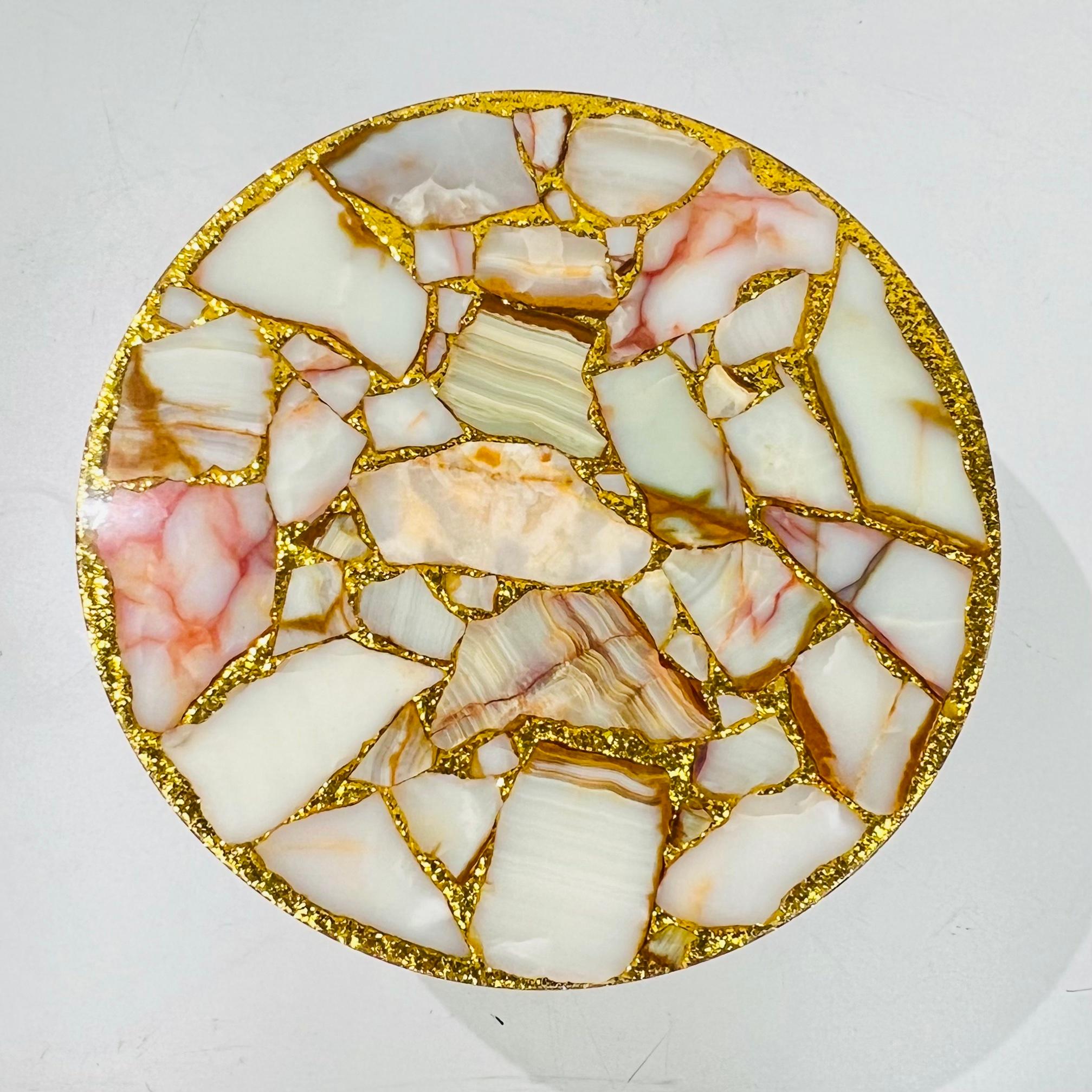 Beistelltisch aus Abalone, Onyx und Blattgold von Arturo Pani (Mexikanisch) im Angebot