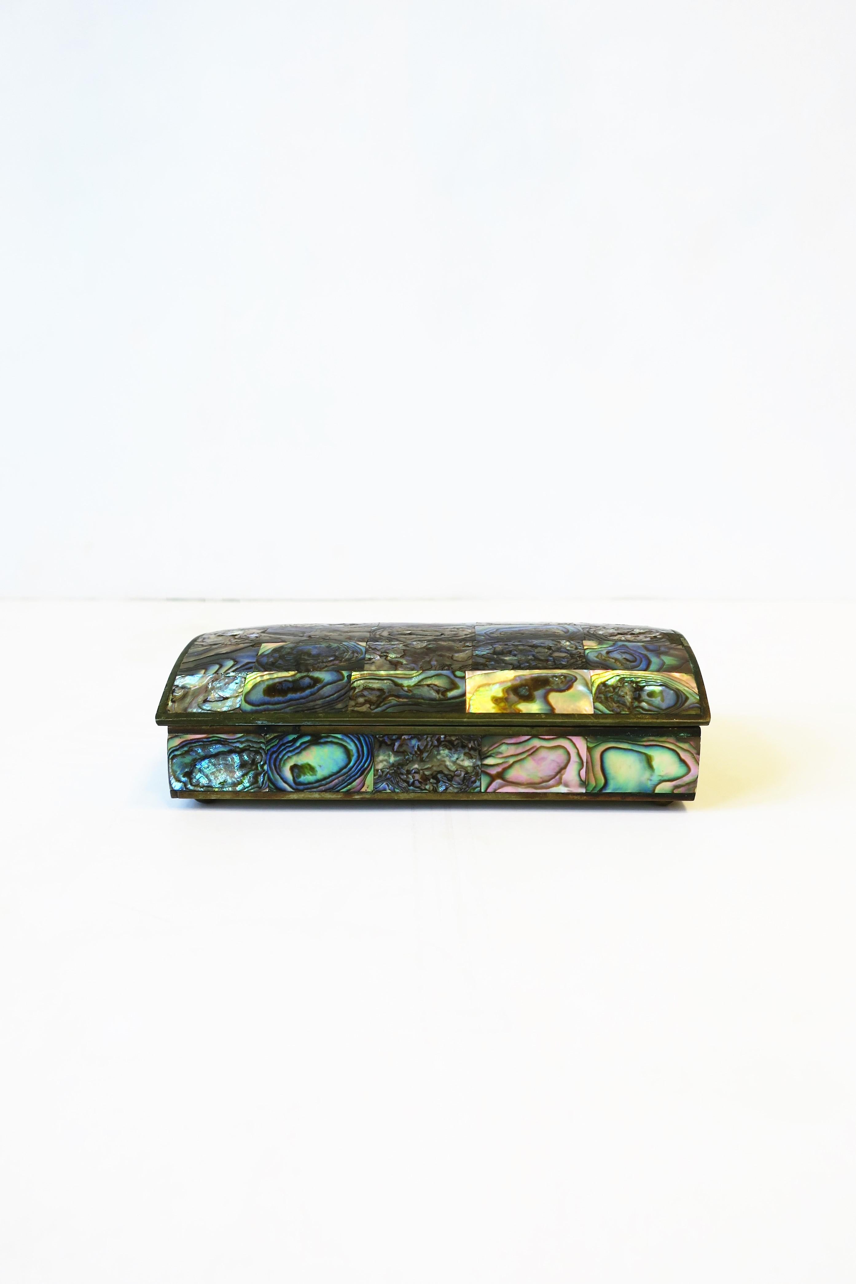 Abalone Seashell Jewelry or Decorative Box In Good Condition In New York, NY